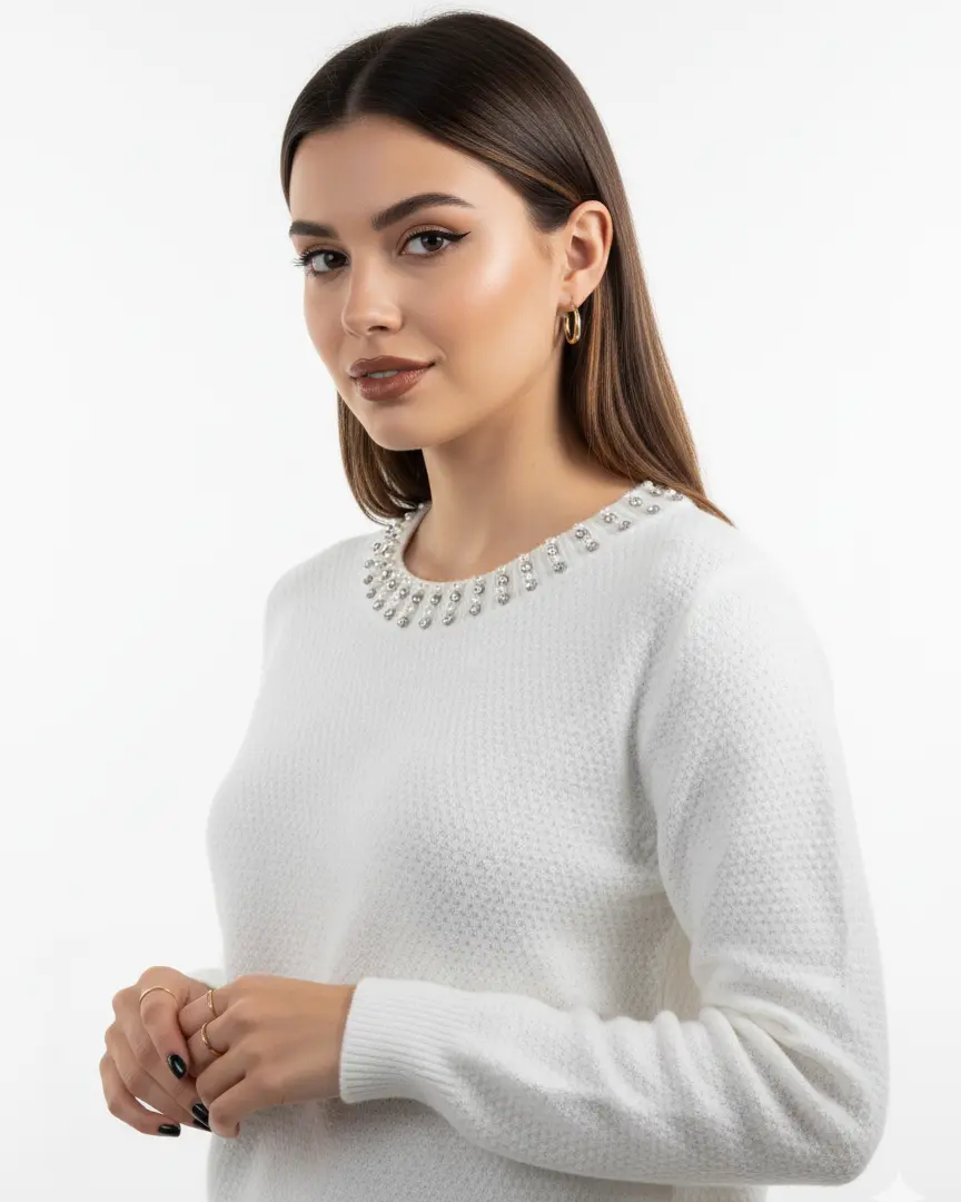 Maglia con applicazioni al girocollo DORABELLA