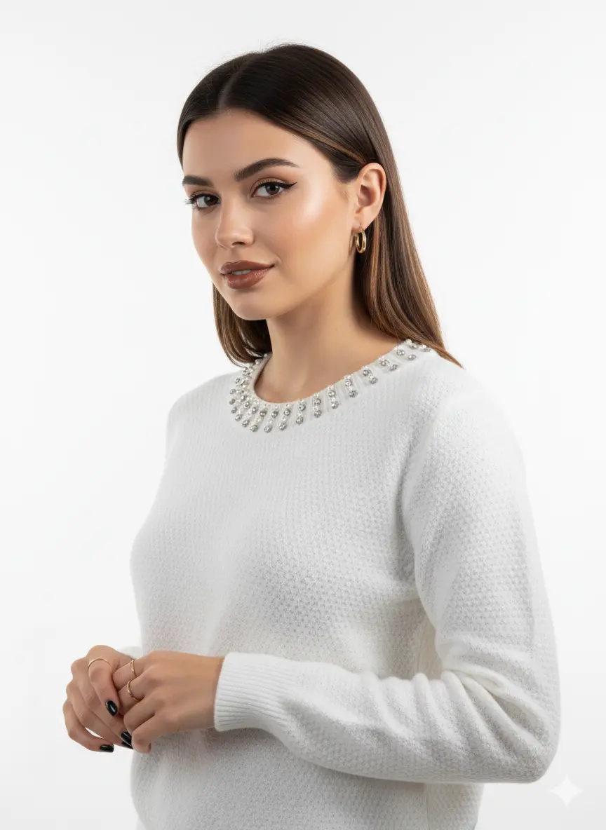 Maglia con applicazioni al girocollo DORABELLA