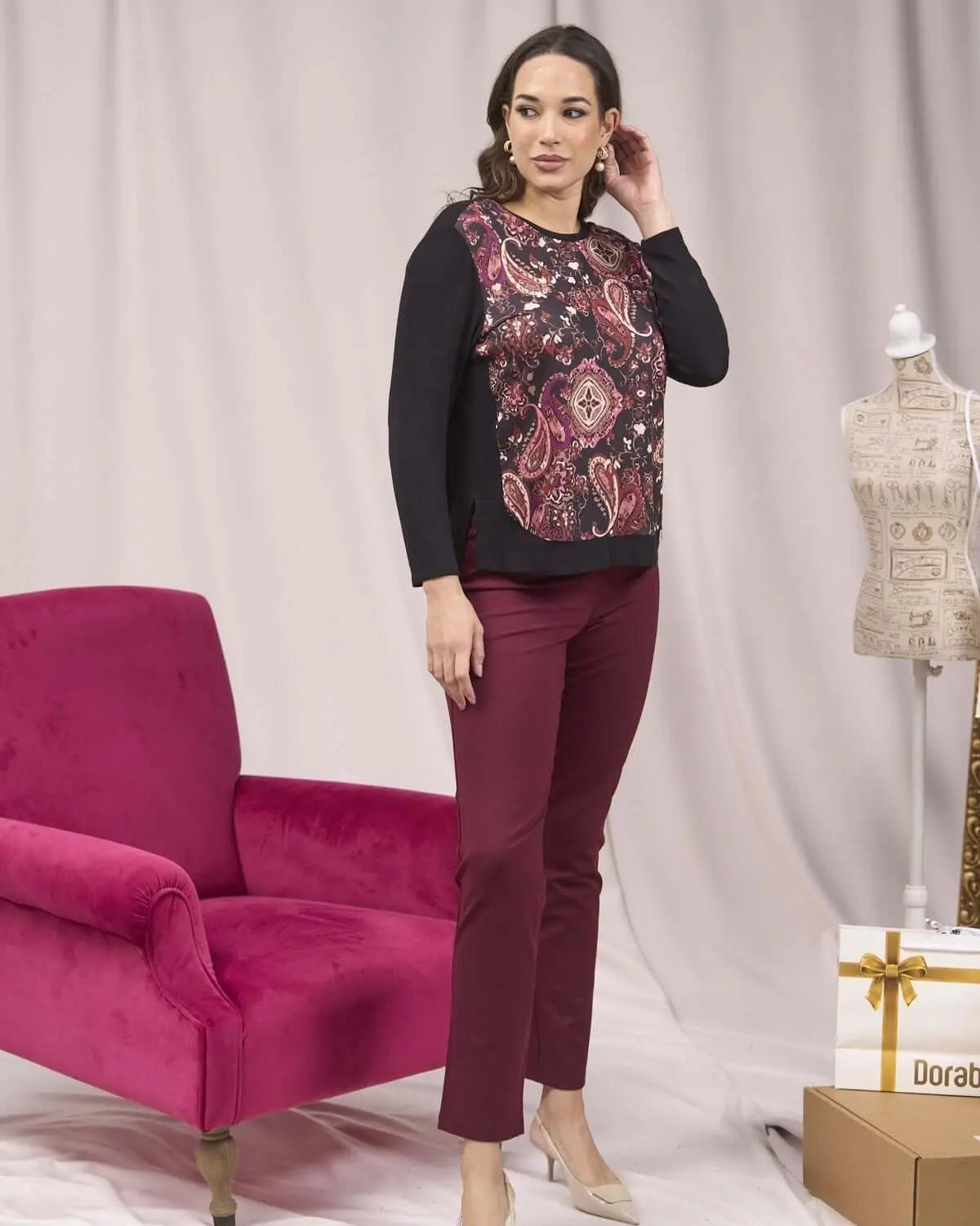 Maglia con fantasia frontale e spacchi NERO DORABELLA