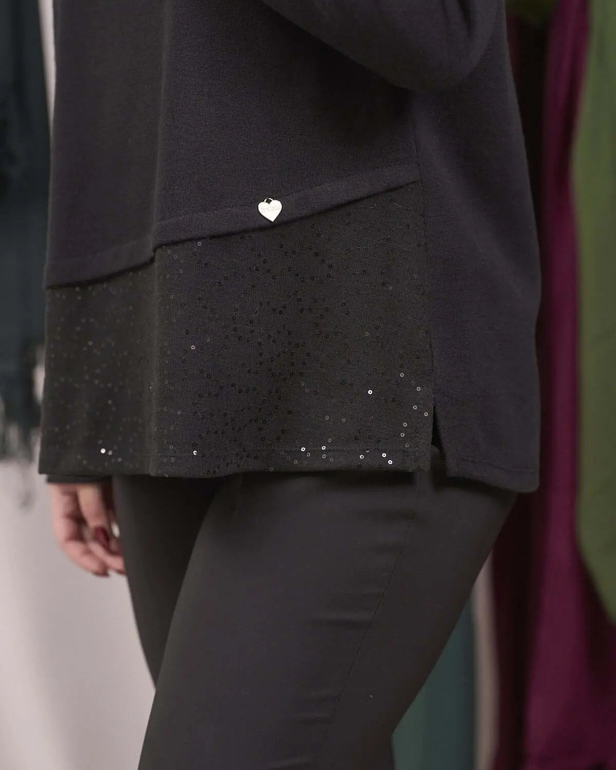 Maglia con inserti in tessuto ricamato paillettes NERO DORABELLA PIU'