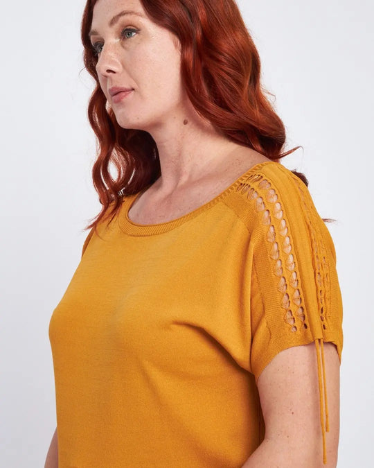 Maglia con manica kimono e intarsi sulle spalle CURCUMA DORABELLA PIU'