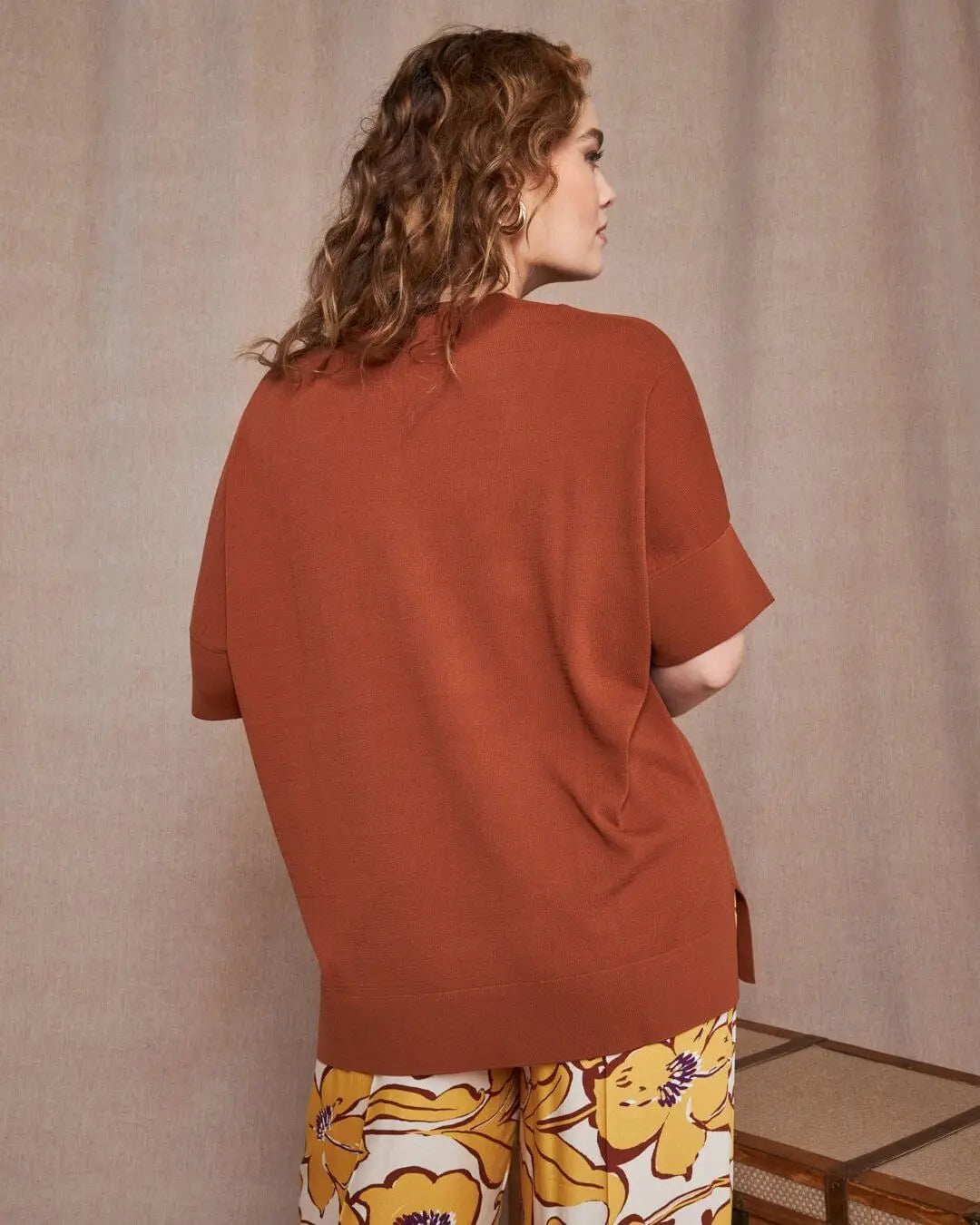 Maglia con manica kimono in filato di misto viscosa con inserto in tulle sullo scollo a V SAFARI DORABELLA PIU'