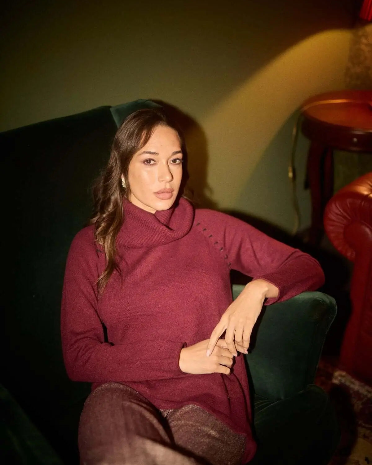 Maglia con manica raglan e collo alto removibile BURGUNDY DORABELLA