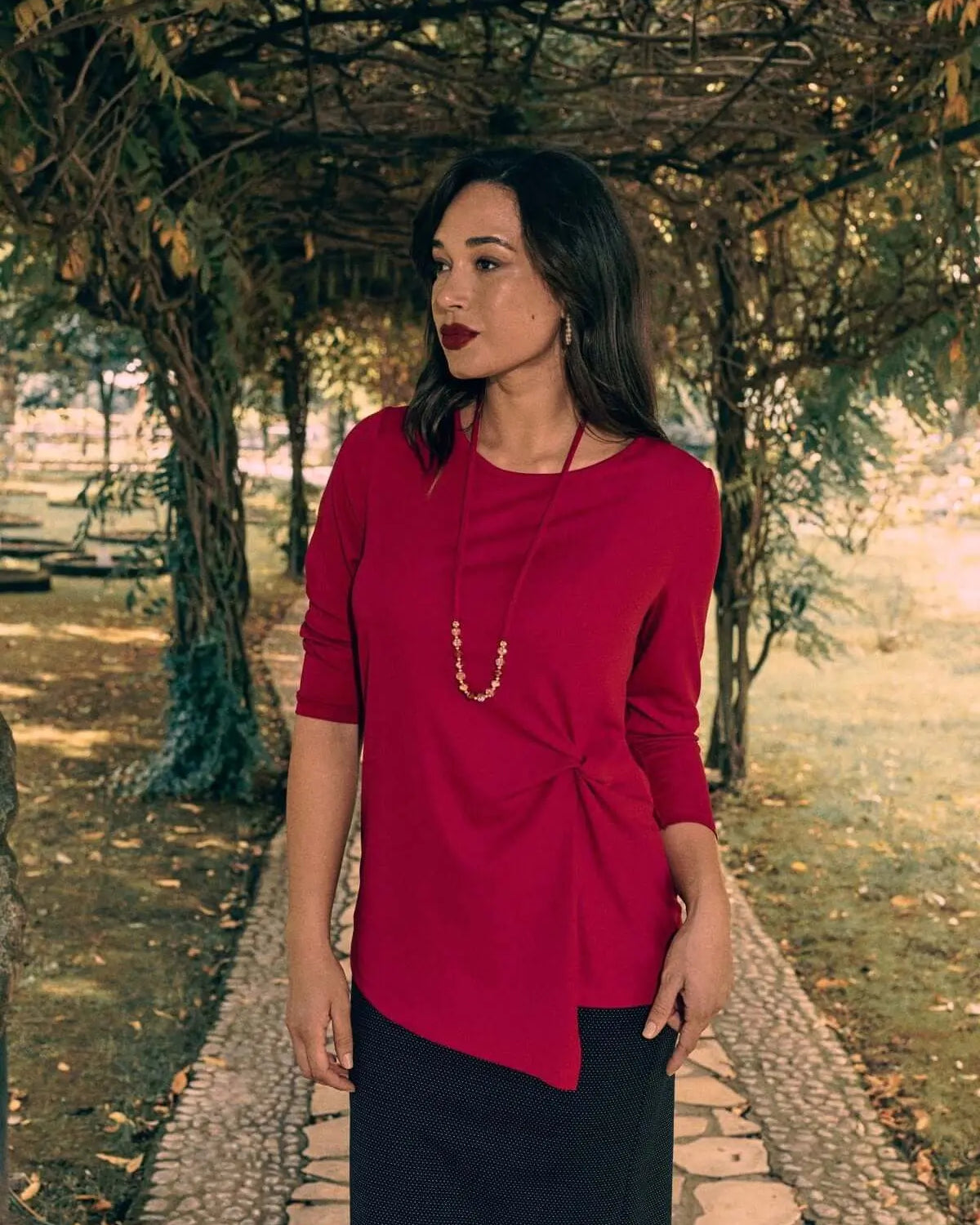 Maglia con nodo laterale e collana ROSSO DORABELLA XXL