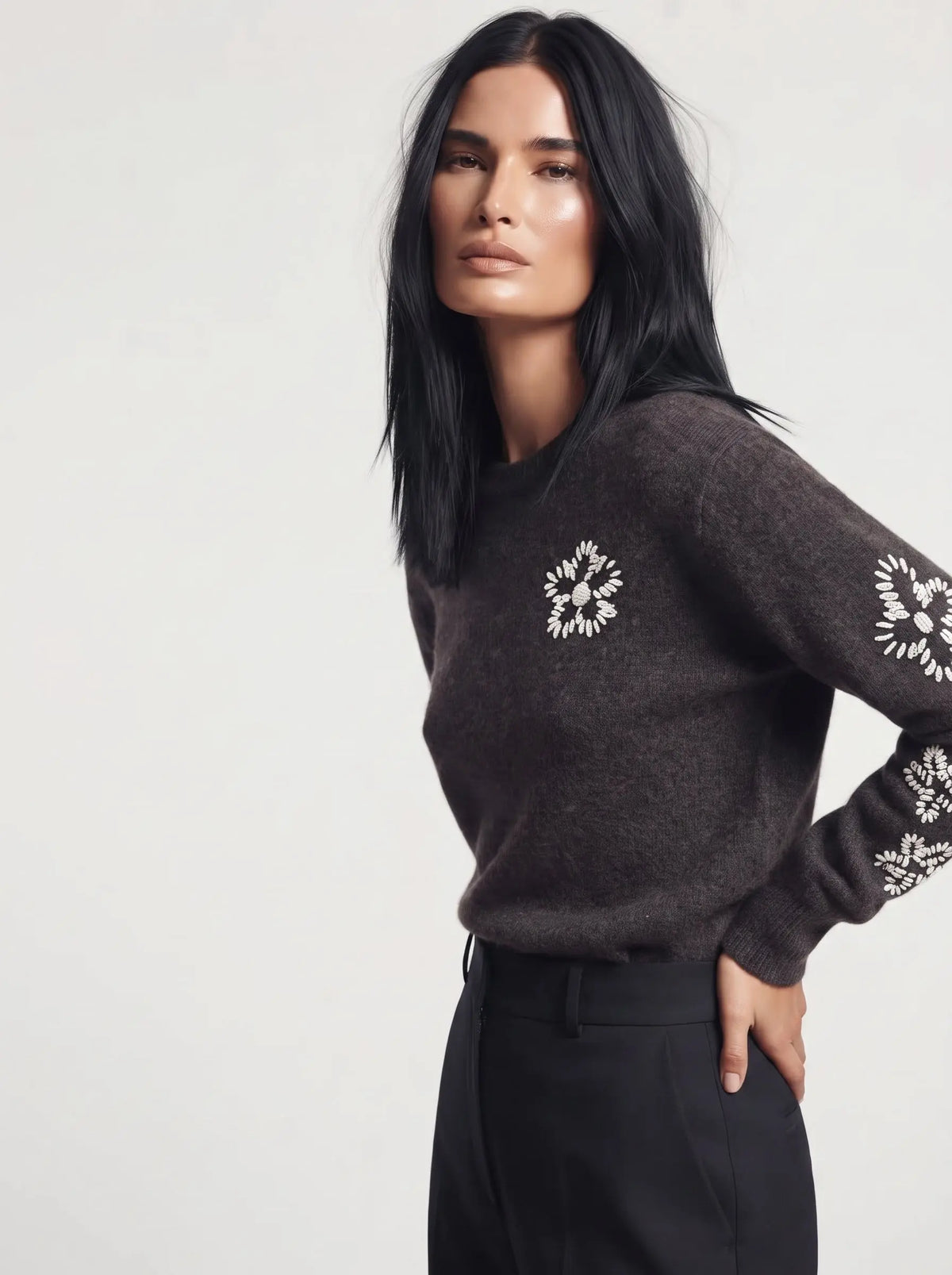 Maglia con ricamo fiori DORABELLA