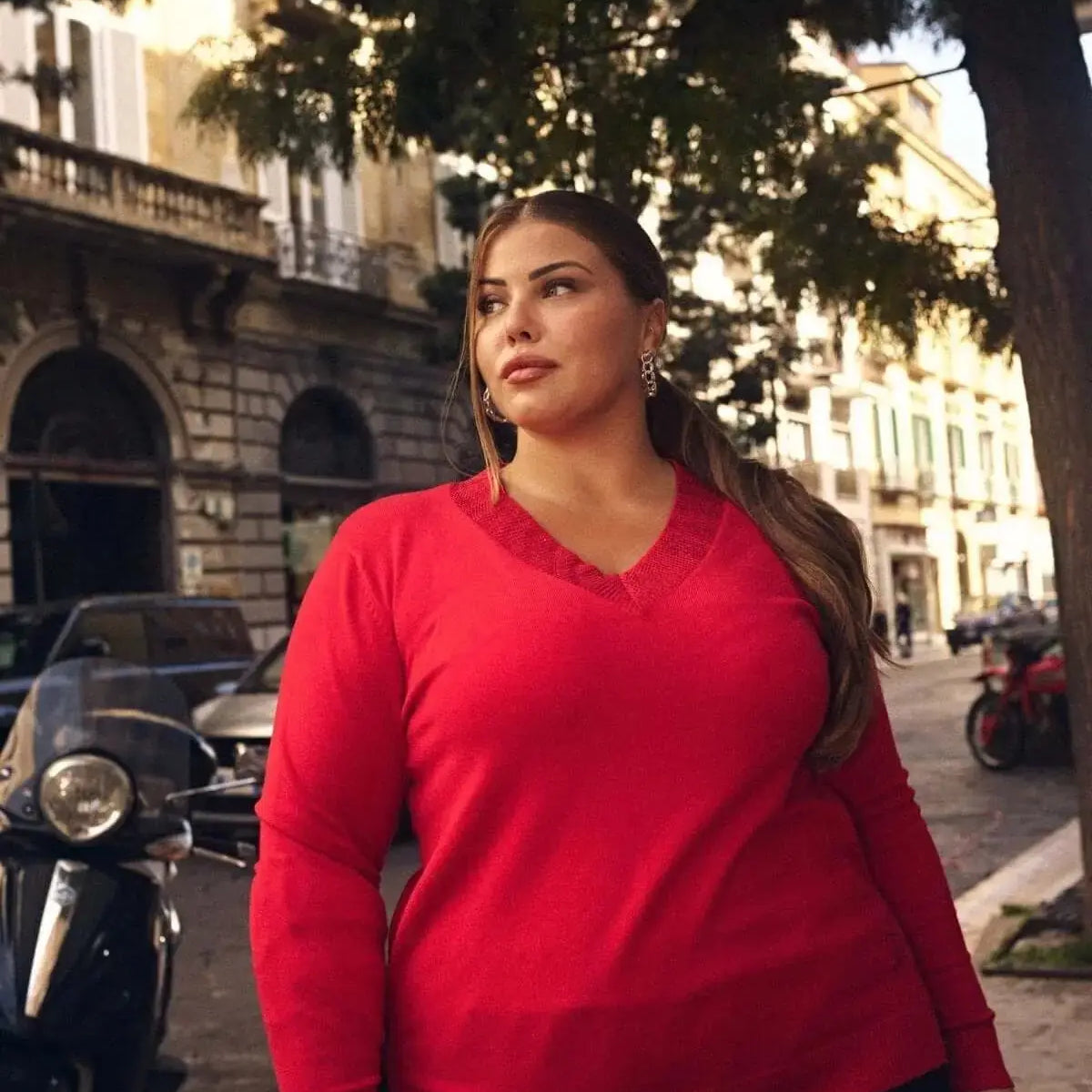 Maglia con scollo a V e inserto in paillettes sullo scollo RIBES DORABELLA PIU' XXXL