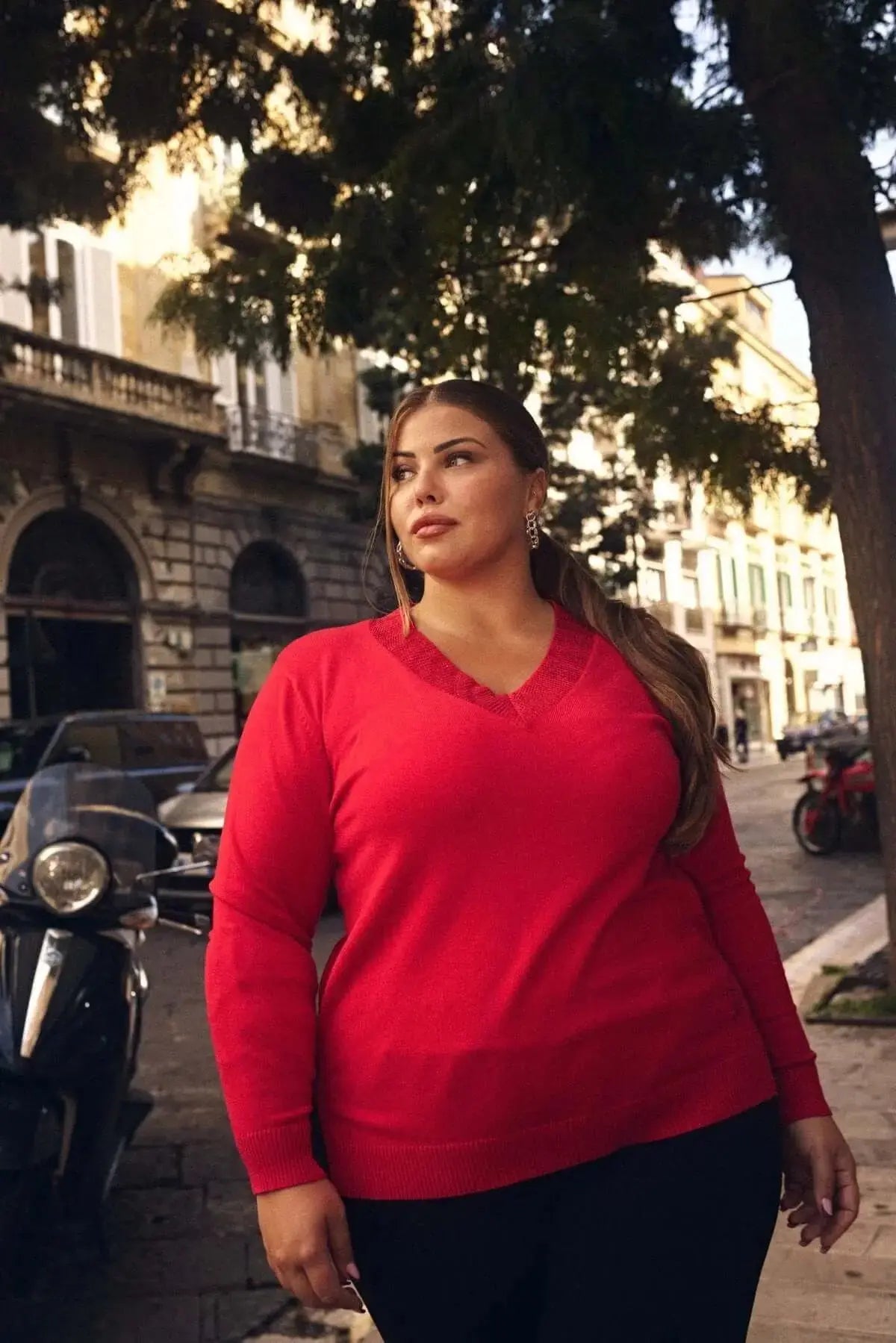 Maglia con scollo a V e inserto in paillettes sullo scollo RIBES DORABELLA PIU' XXXL