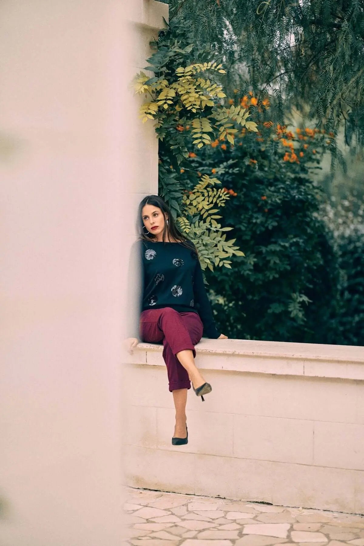 Maglia con scollo a barca e ricami paillettes NERO DORABELLA