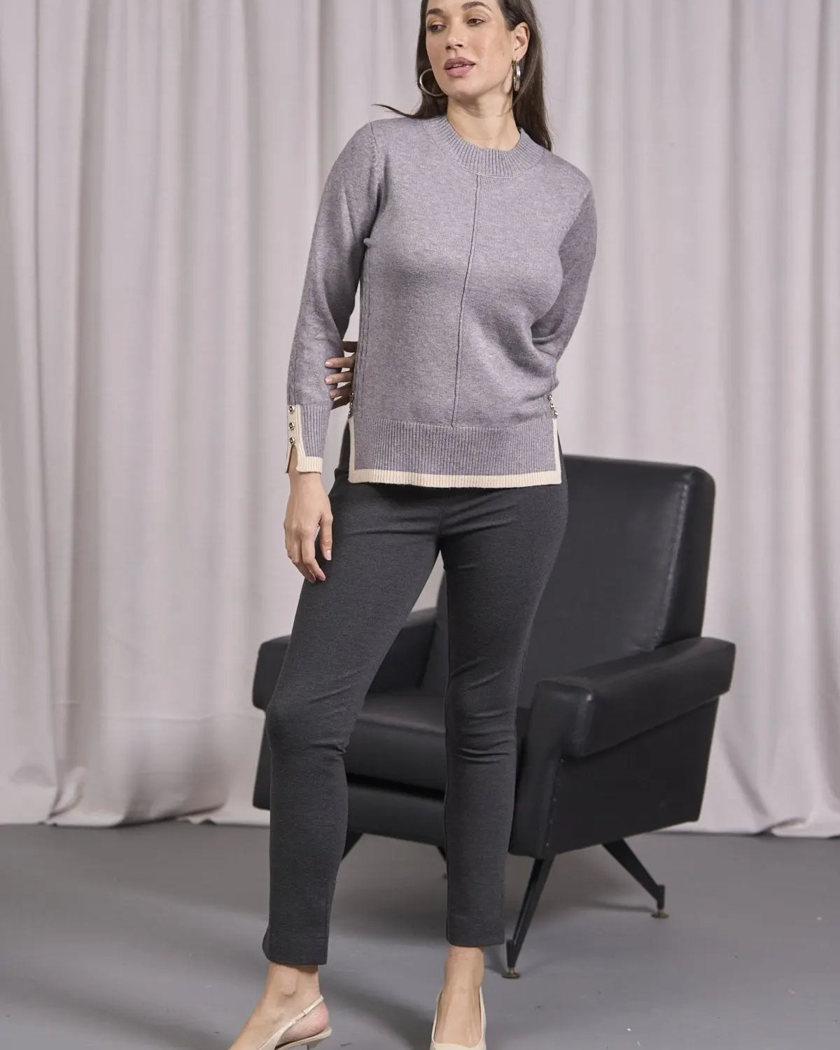 Maglia con trecce, spacchi e orli a contrasto GRIGIO DORABELLA