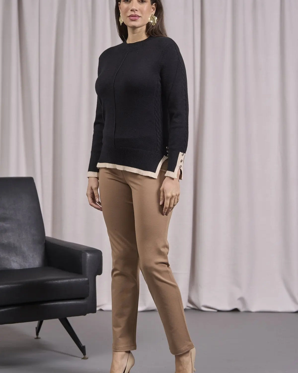 Maglia con trecce, spacchi e orli a contrasto NERO DORABELLA