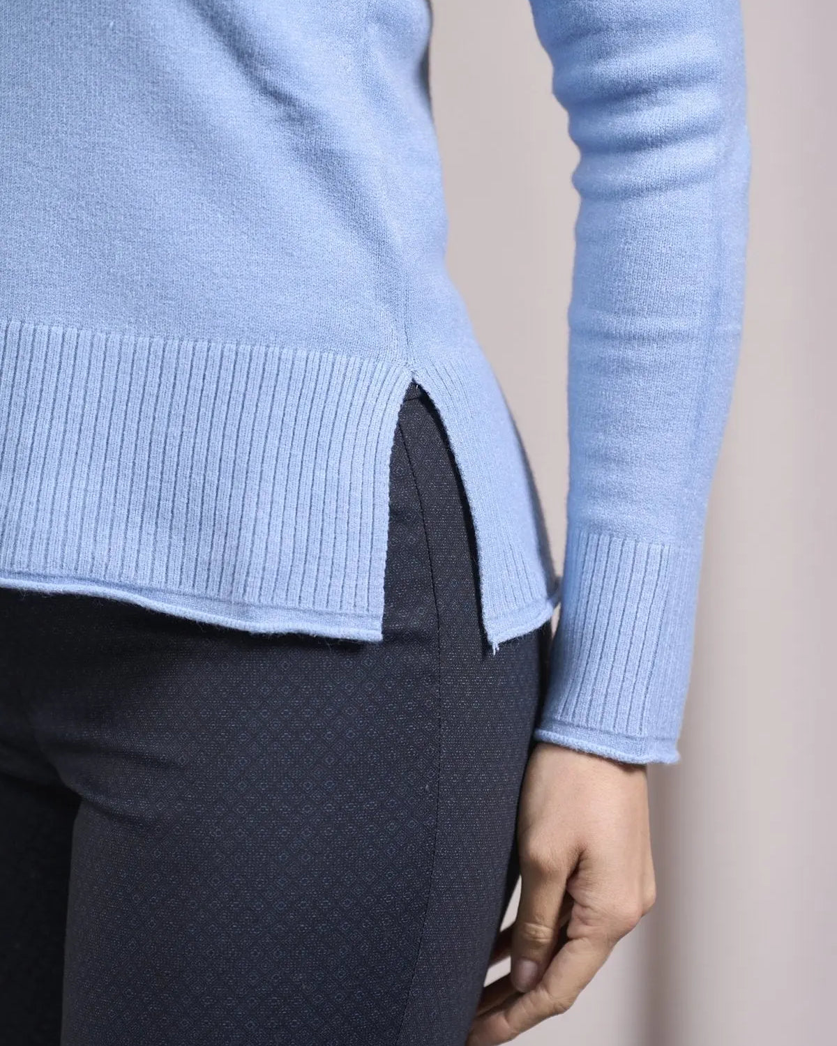 Maglia girocollo a taglio vivo con spacchi e coste CIELO DORABELLA XXL