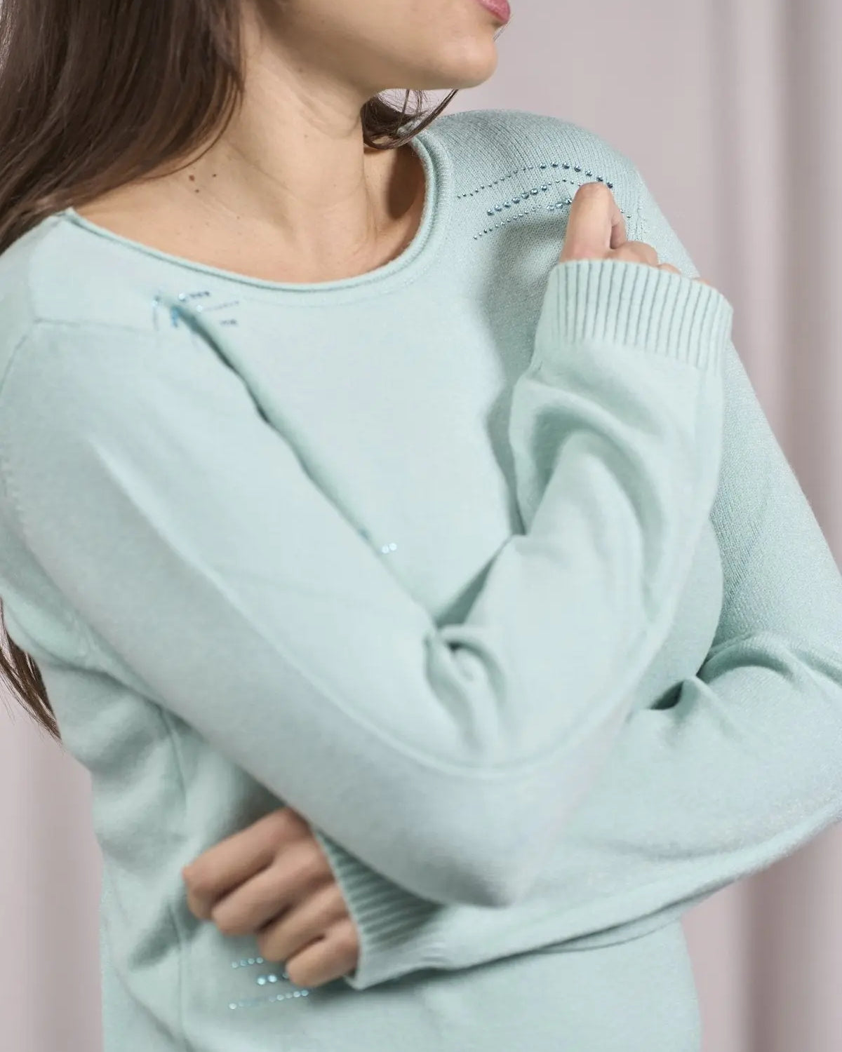 Maglia girocollo con applicazioni strass frontali ACQUA DORABELLA XXL