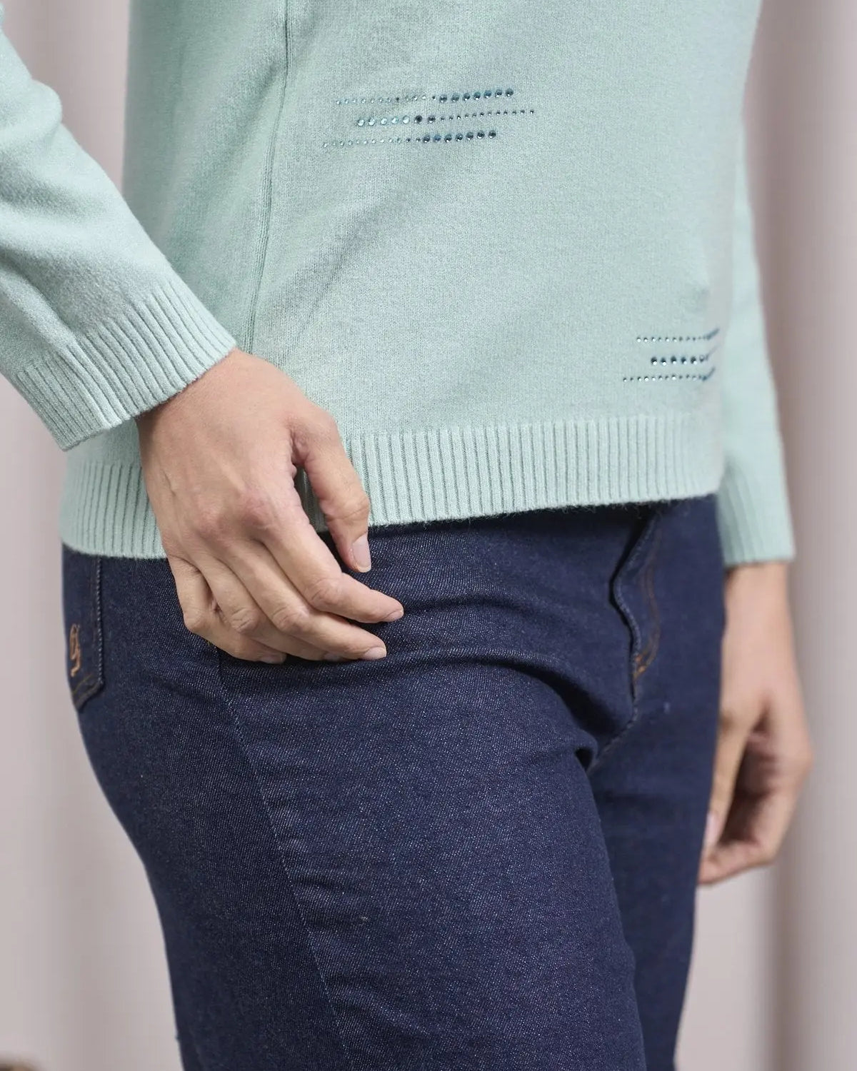 Maglia girocollo con applicazioni strass frontali ACQUA DORABELLA