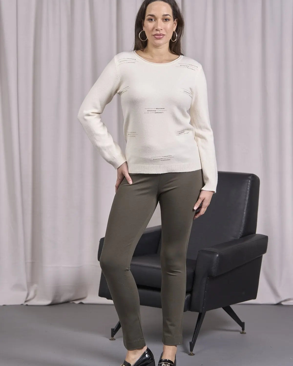 Maglia girocollo con applicazioni strass frontali BURRO DORABELLA