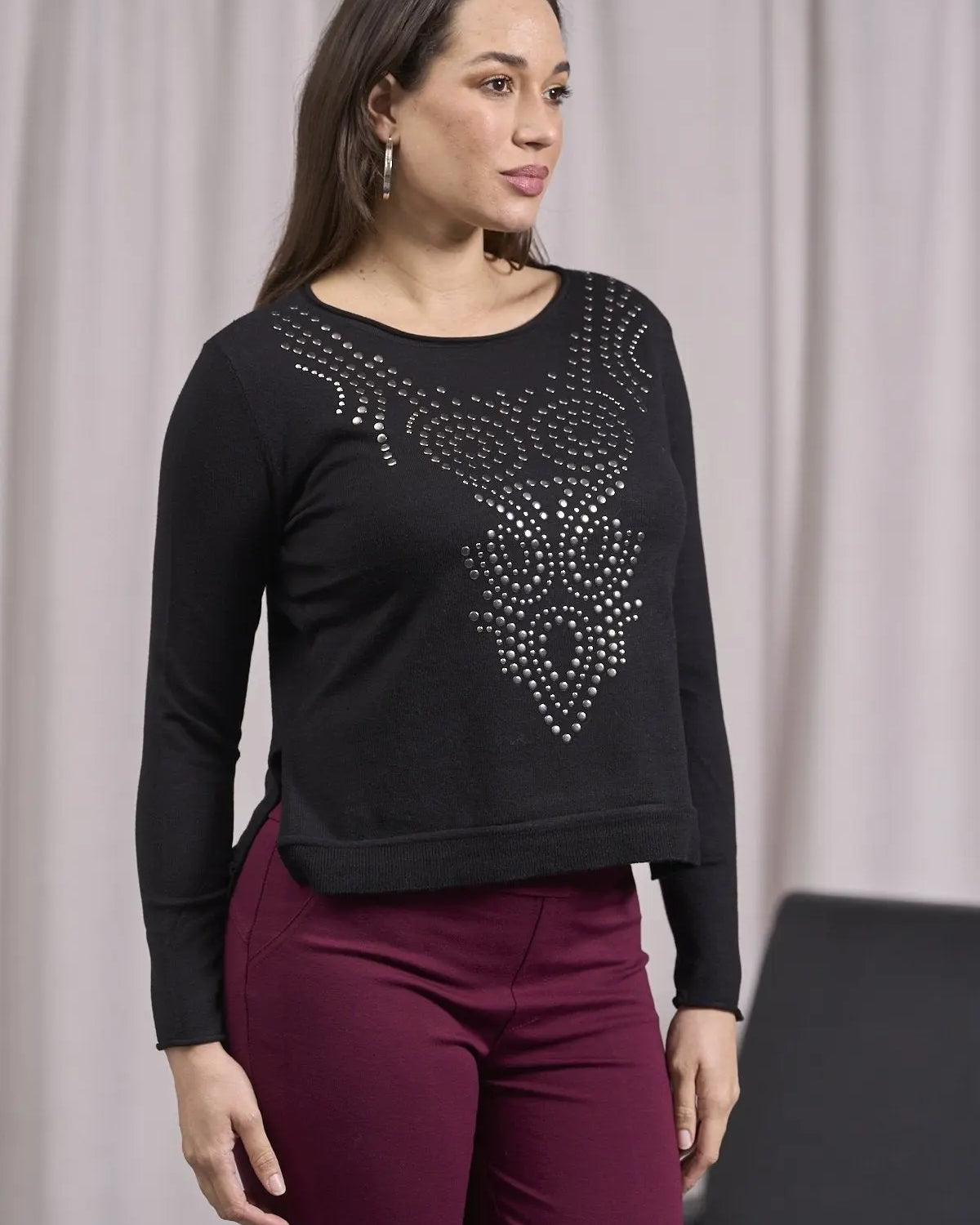 Maglia girocollo con borchie frontali NERO DORABELLA