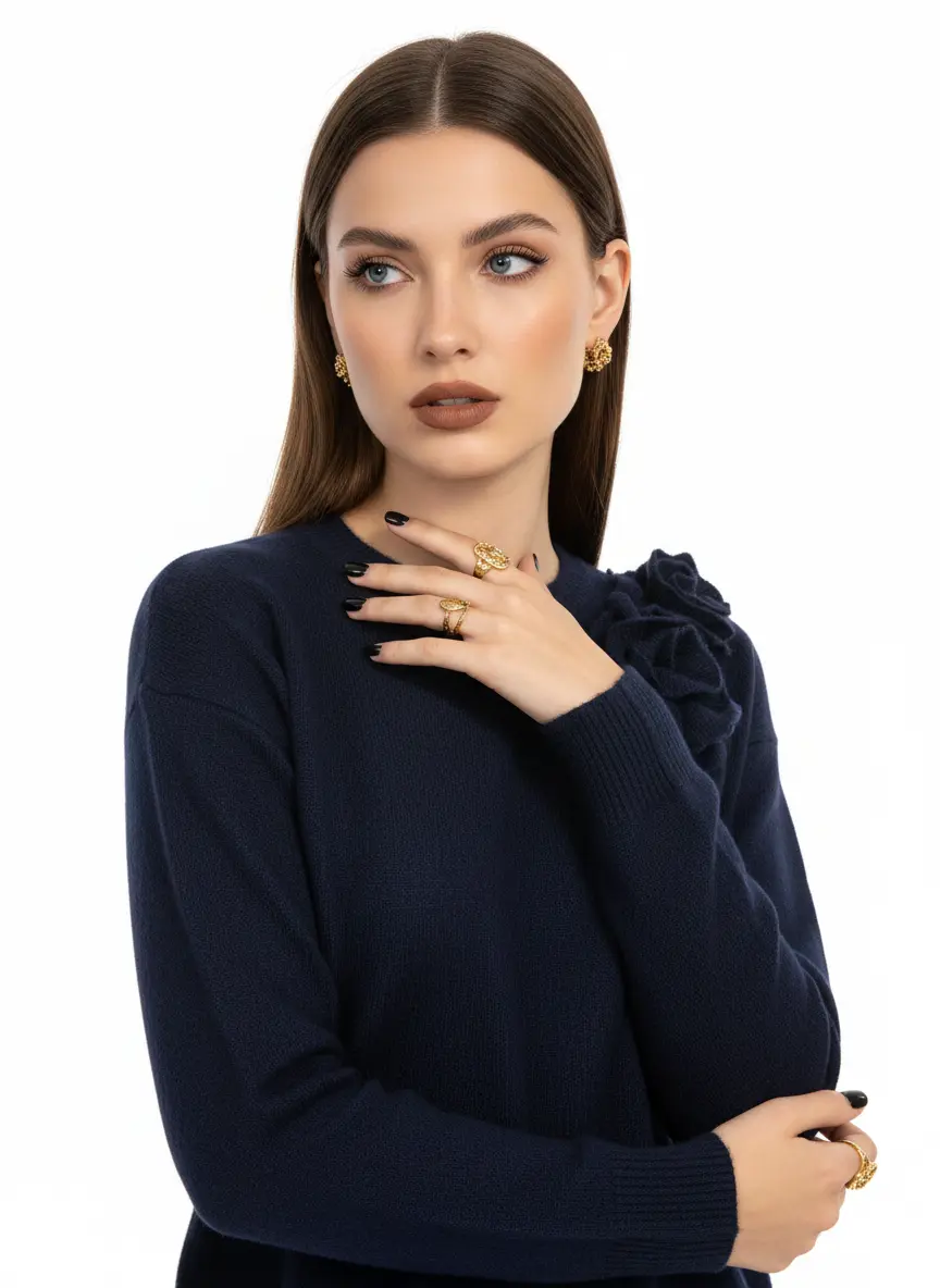 Maglia girocollo con fiori applicati DORABELLA