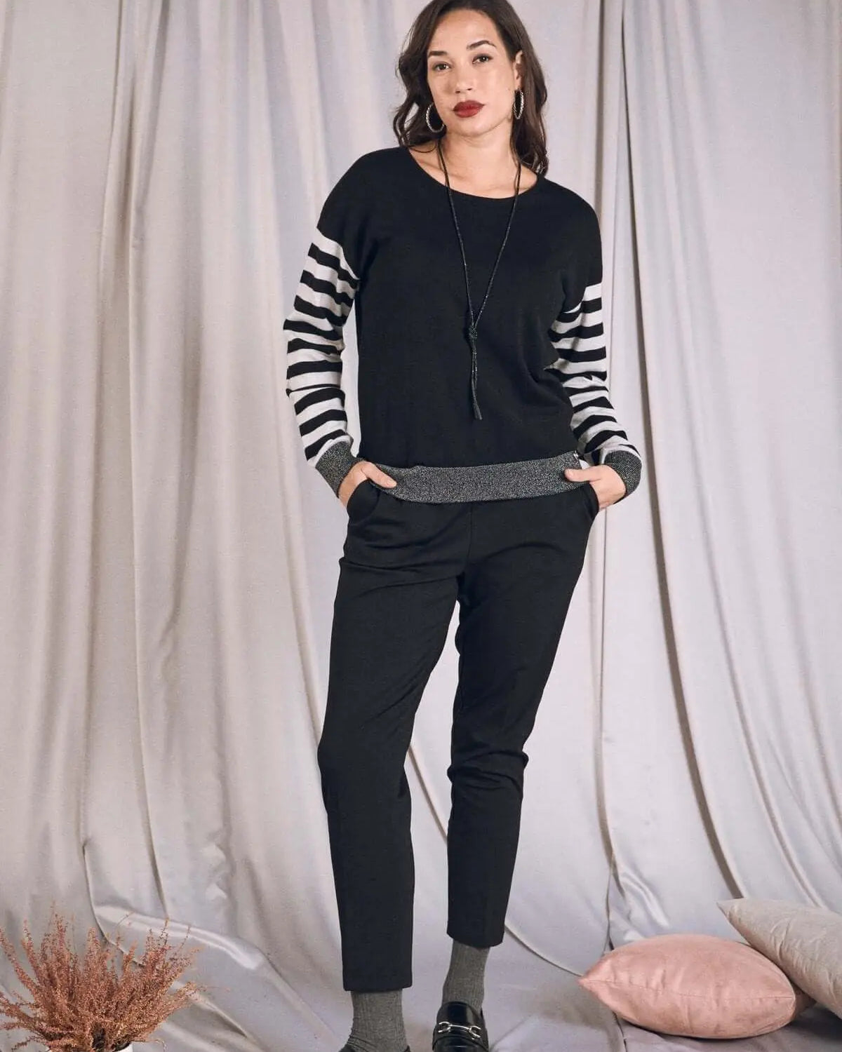 Maglia girocollo con motivo a righe e inserti in lurex NERO DORABELLA