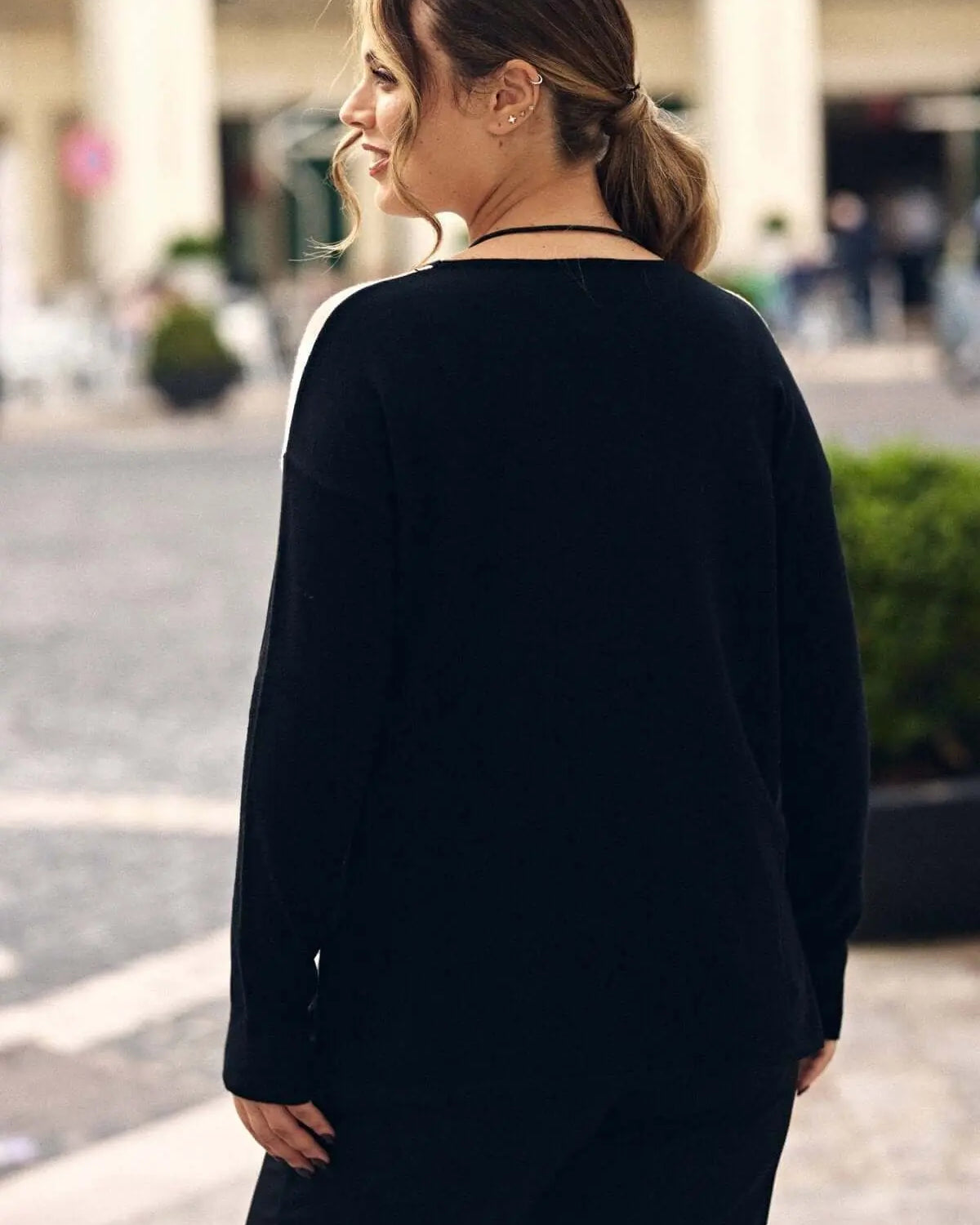 Maglia girocollo con motivo a righe optical NERO DORABELLA PIU'