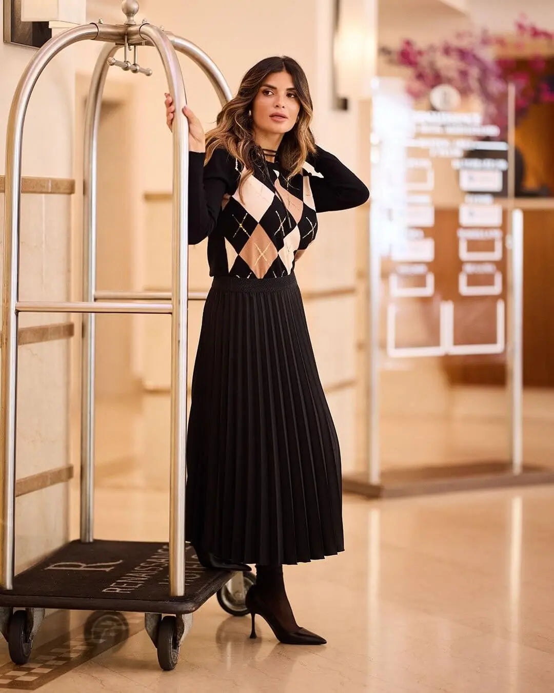 Maglia girocollo con motivo a rombi e ricamo sovrapposto in paillettes NERO DORABELLA XL