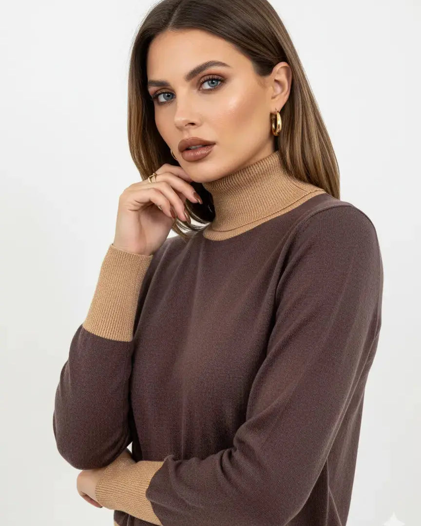 Maglia girocollo con profili a contrasto e collo staccabile DORABELLA