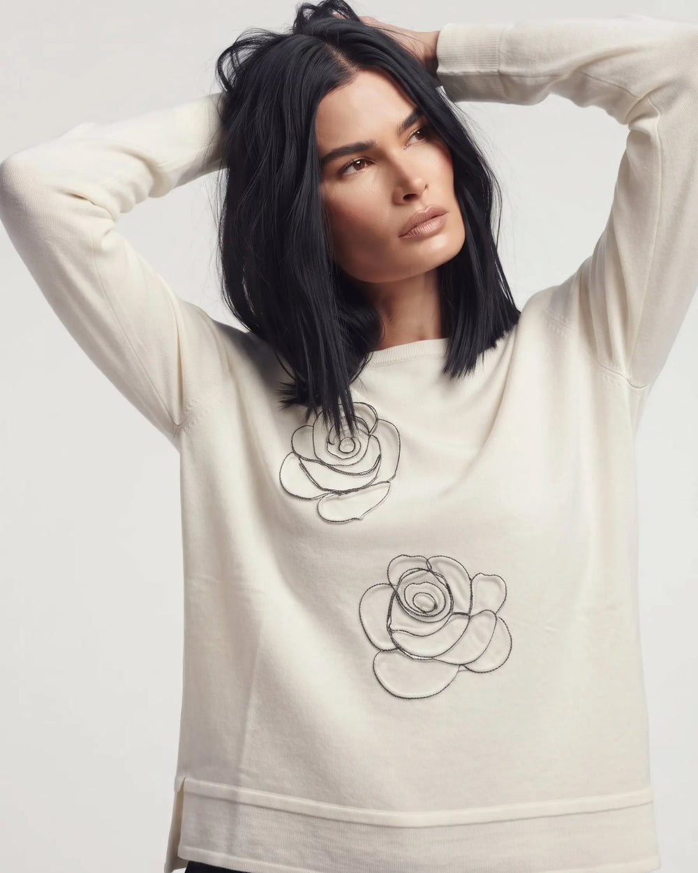 Maglia girocollo con rose DORABELLA