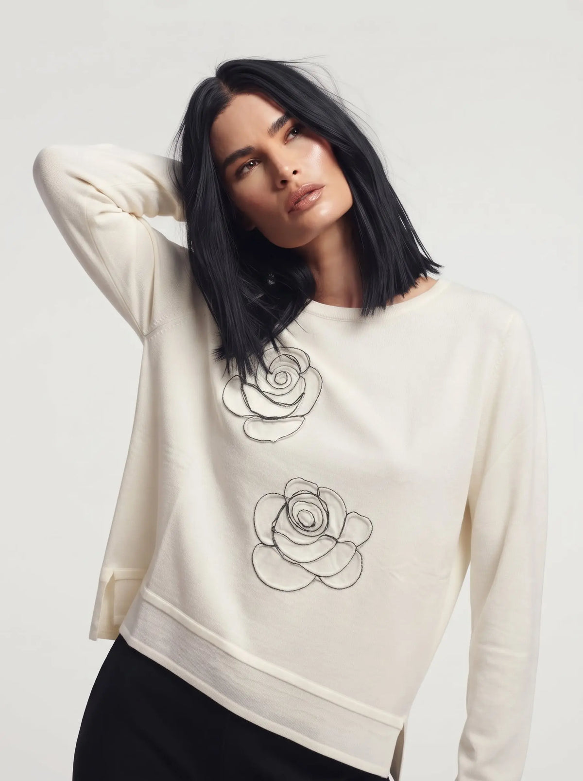 Maglia girocollo con rose DORABELLA