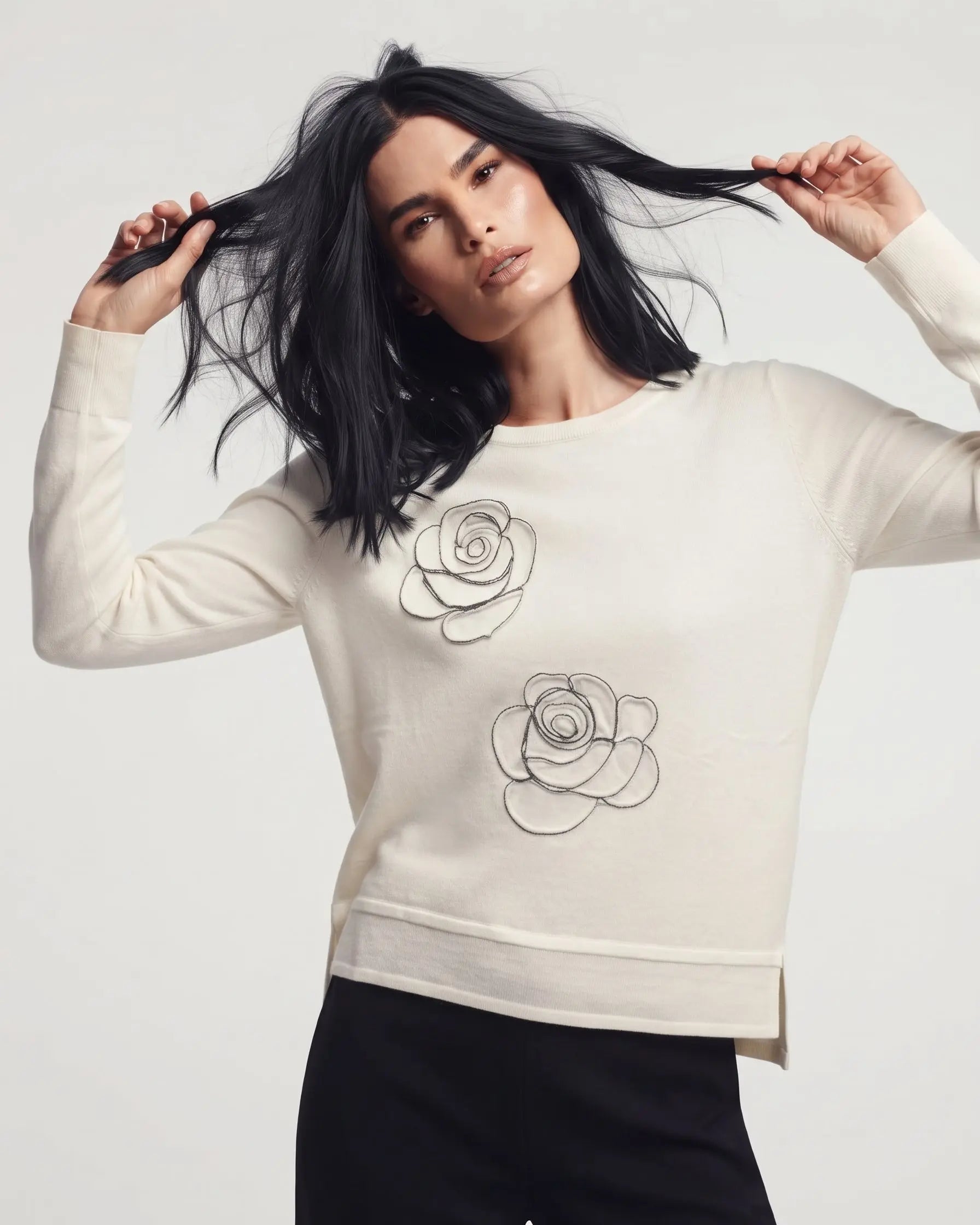 Maglia girocollo con rose DORABELLA