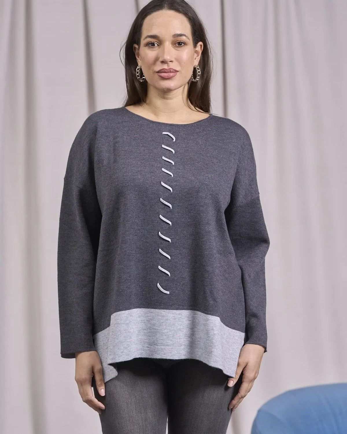 Maglia girocollo con spacchi e contrasti bicolor ANTRACITE IRONICA