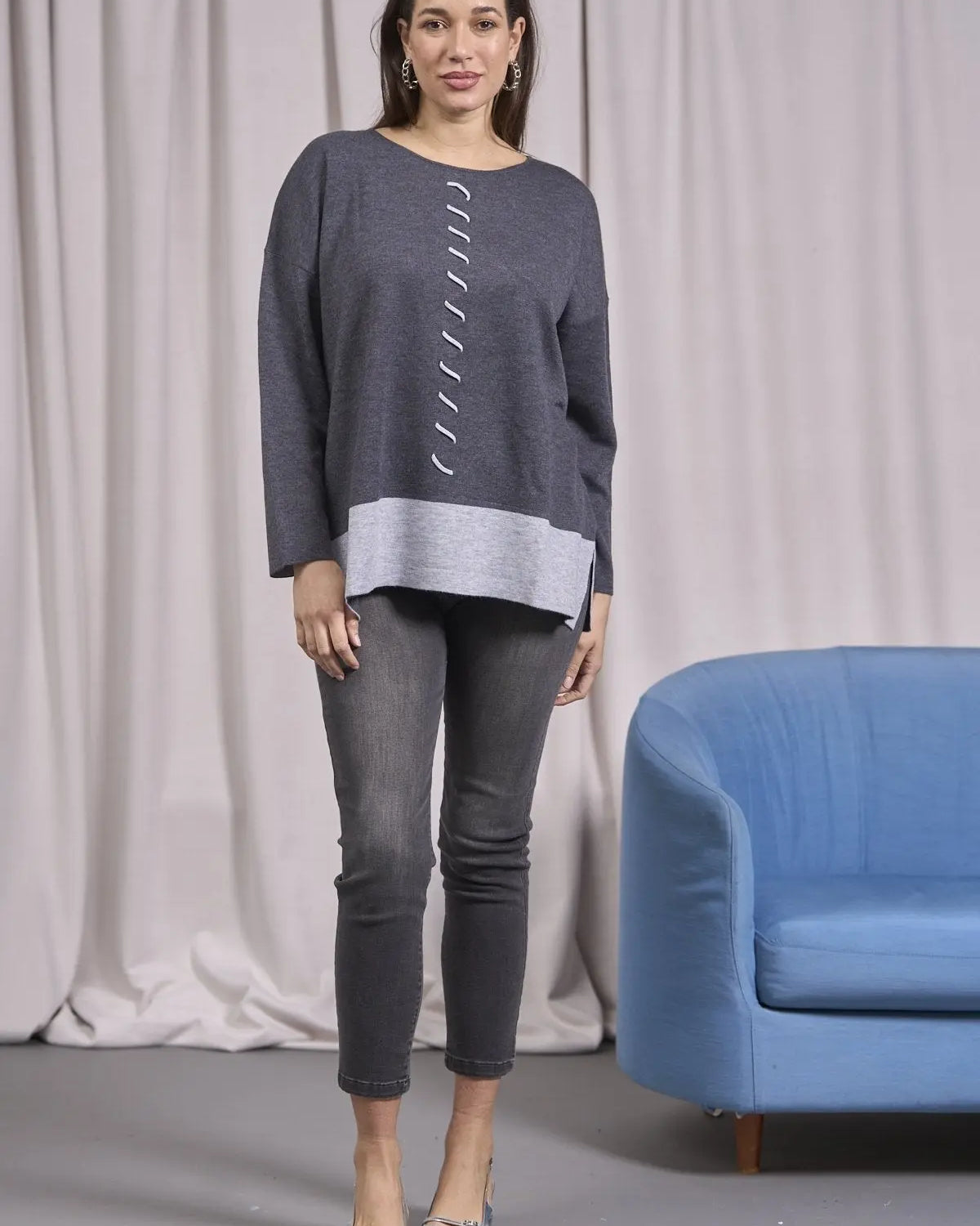 Maglia girocollo con spacchi e contrasti bicolor ANTRACITE IRONICA