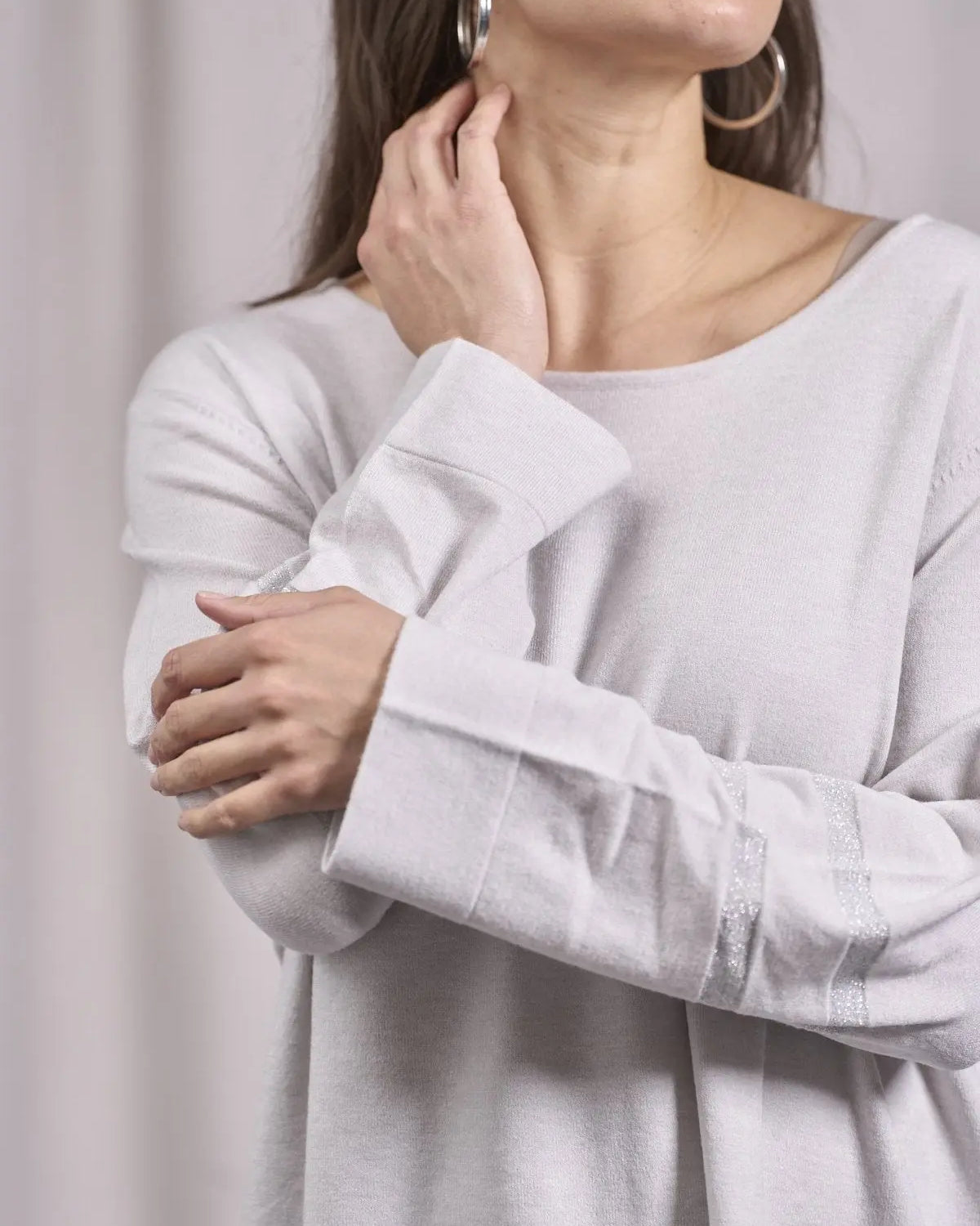 Maglia girocollo con spacchi e inserti in lurex GRIGIO PERLA IRONICA