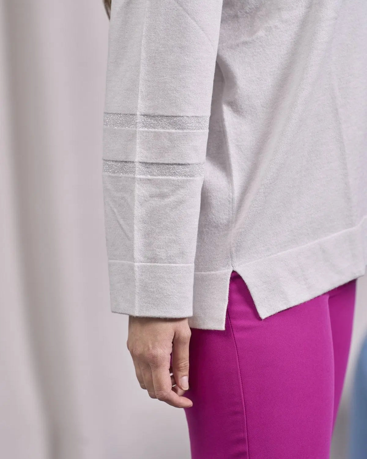 Maglia girocollo con spacchi e inserti in lurex GRIGIO PERLA IRONICA