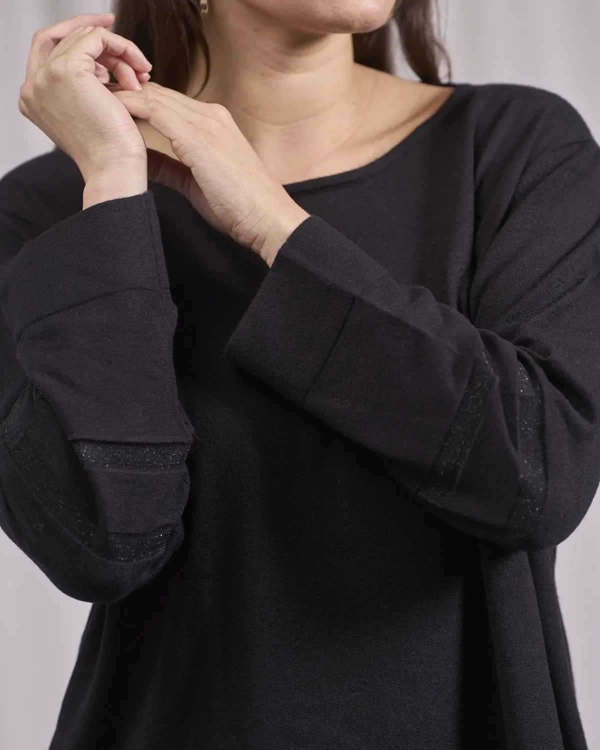 Maglia girocollo con spacchi e inserti in lurex NERO IRONICA