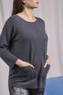 Maglia girocollo con tasche frontali ANTRACITE IRONICA