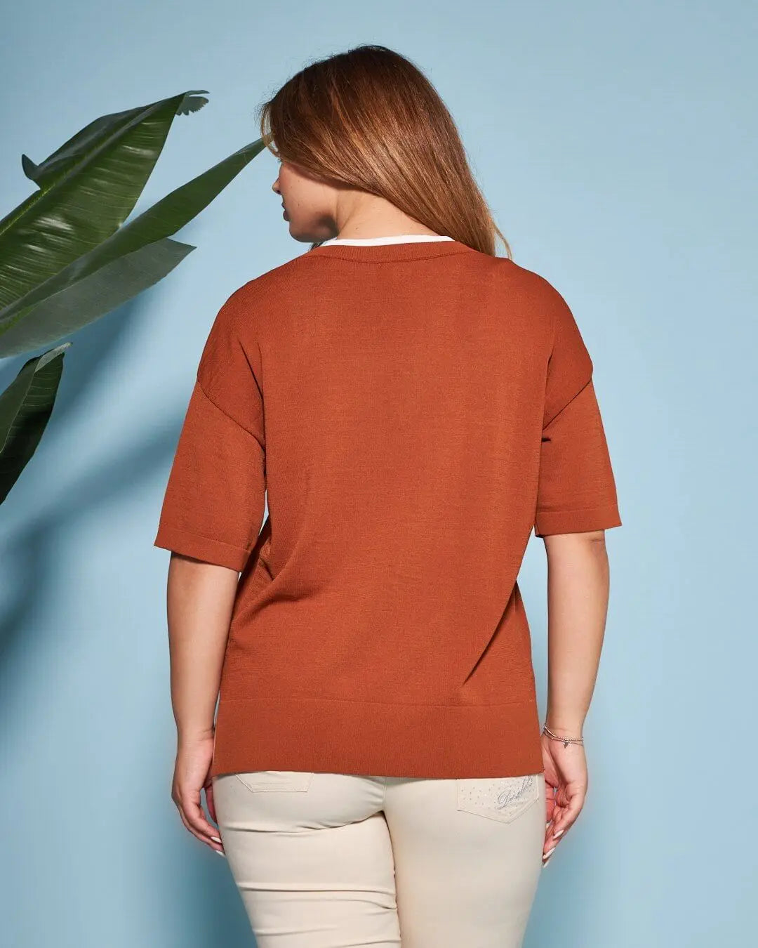 Maglia in filato di misto viscosa tinta unita con scollo a V bi-colore SAFARI DORABELLA