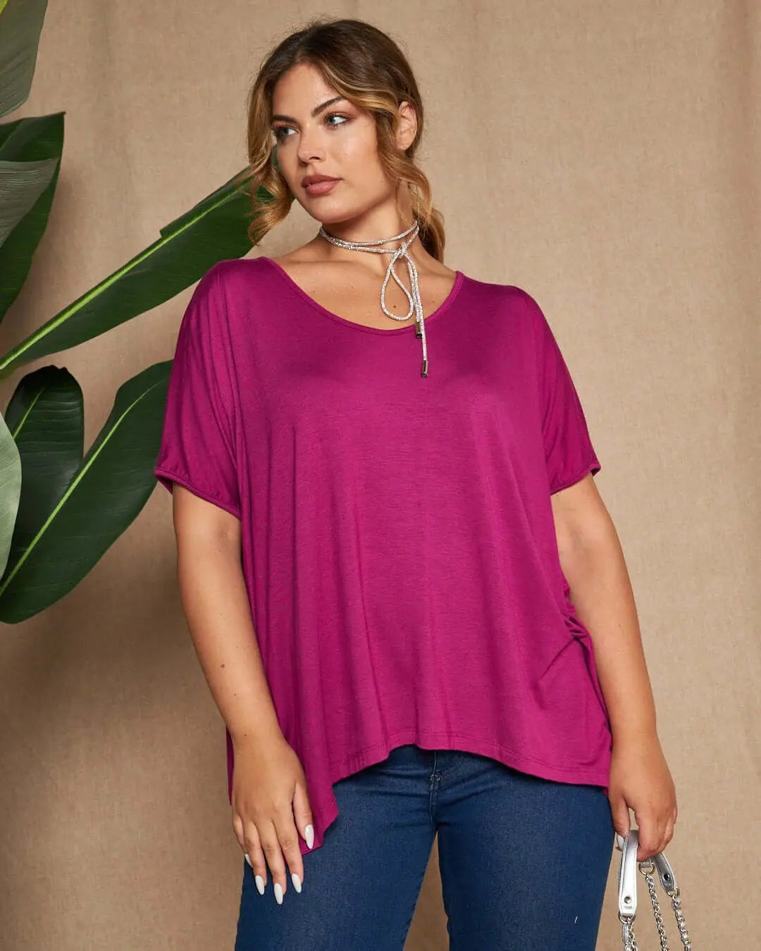 Maglia in filato di viscosa elasticizzata tinta unita con maniche kimono e orlo asimmetrico. CARDINALE DORABELLA XXL