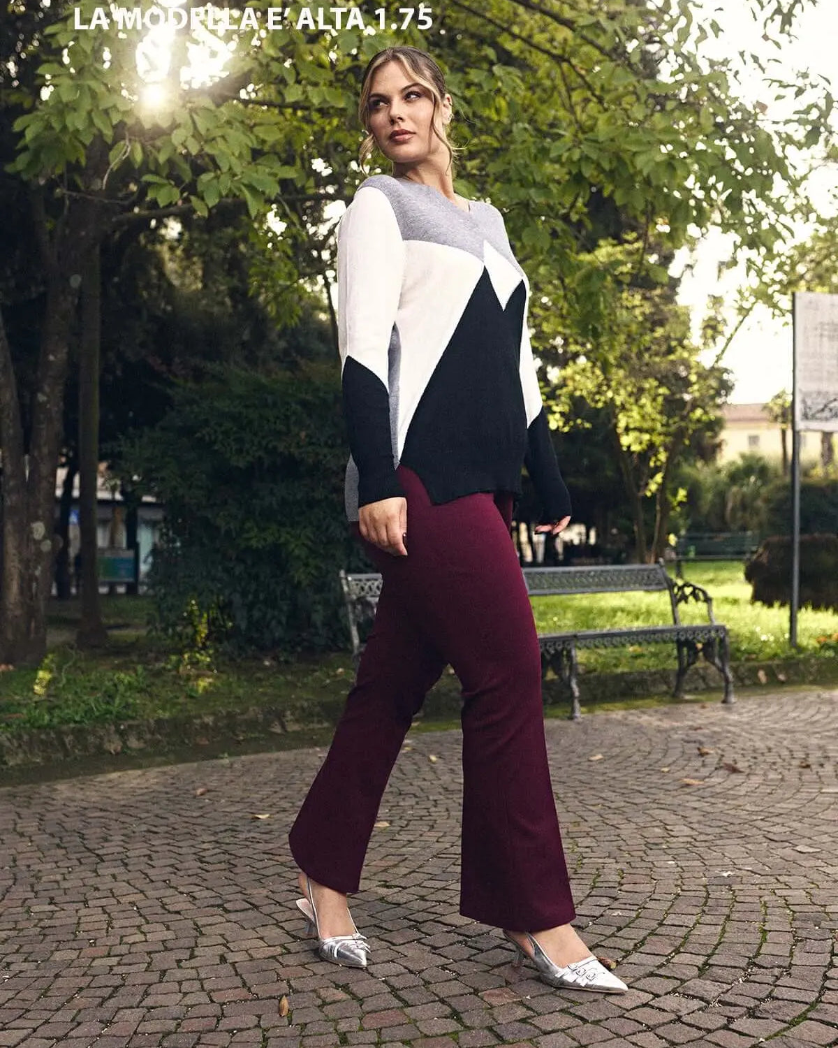 Maglia motivo a rombi con scollo a V e strass NERO DORABELLA PIU'