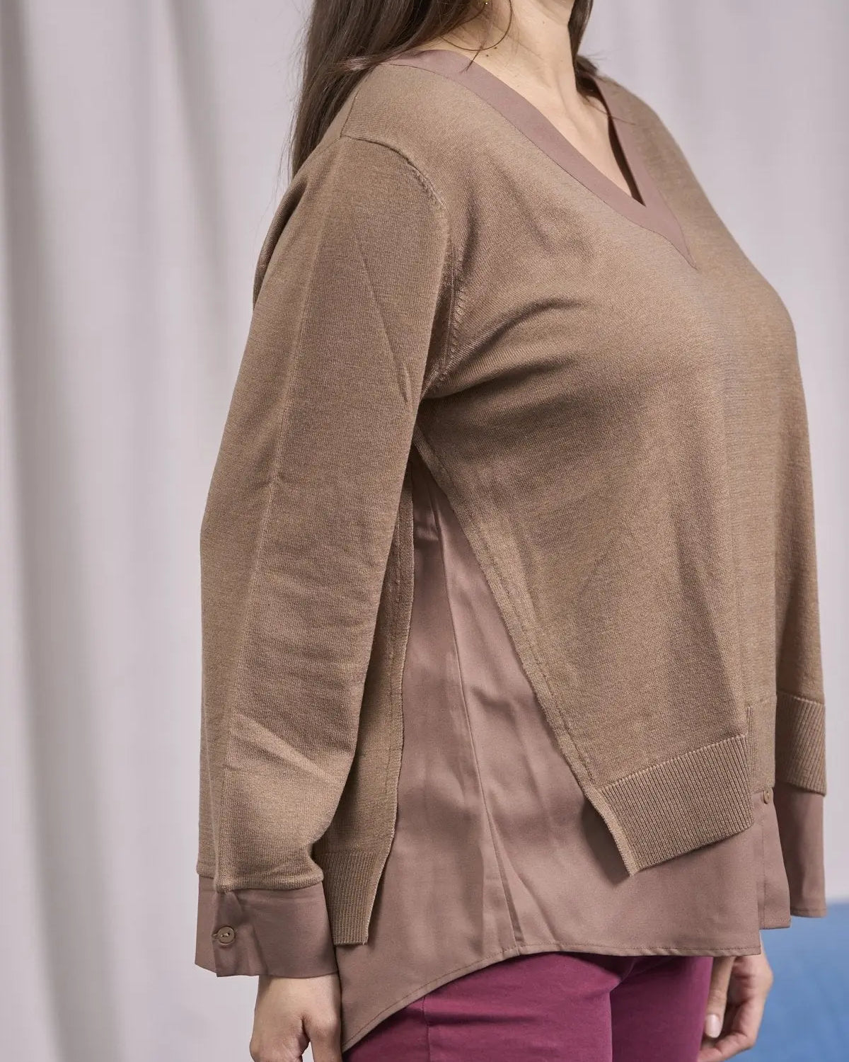 Maglia scollo a V con spacchi e inserti CAMMELLO IRONICA