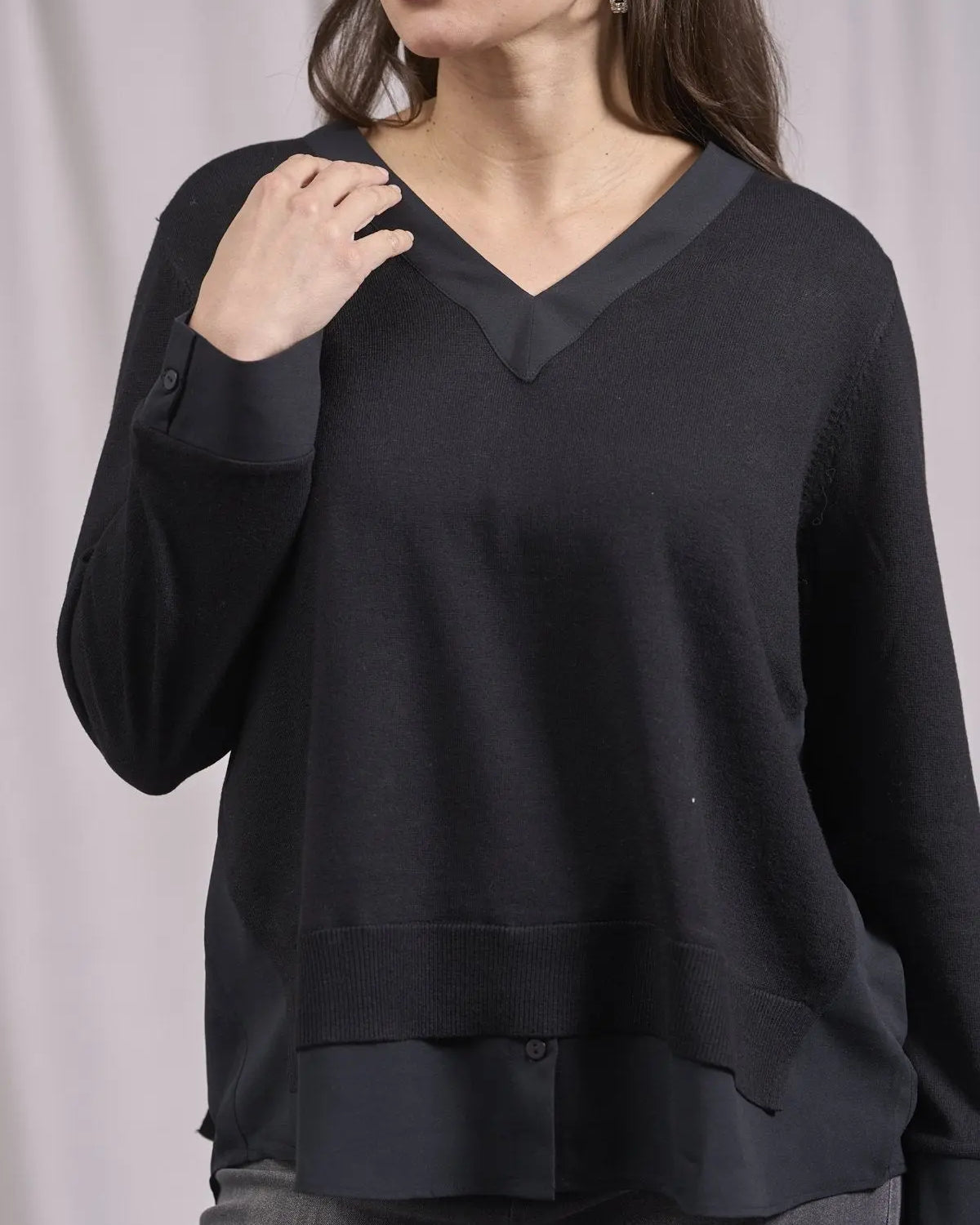 Maglia scollo a V con spacchi e inserti NERO IRONICA