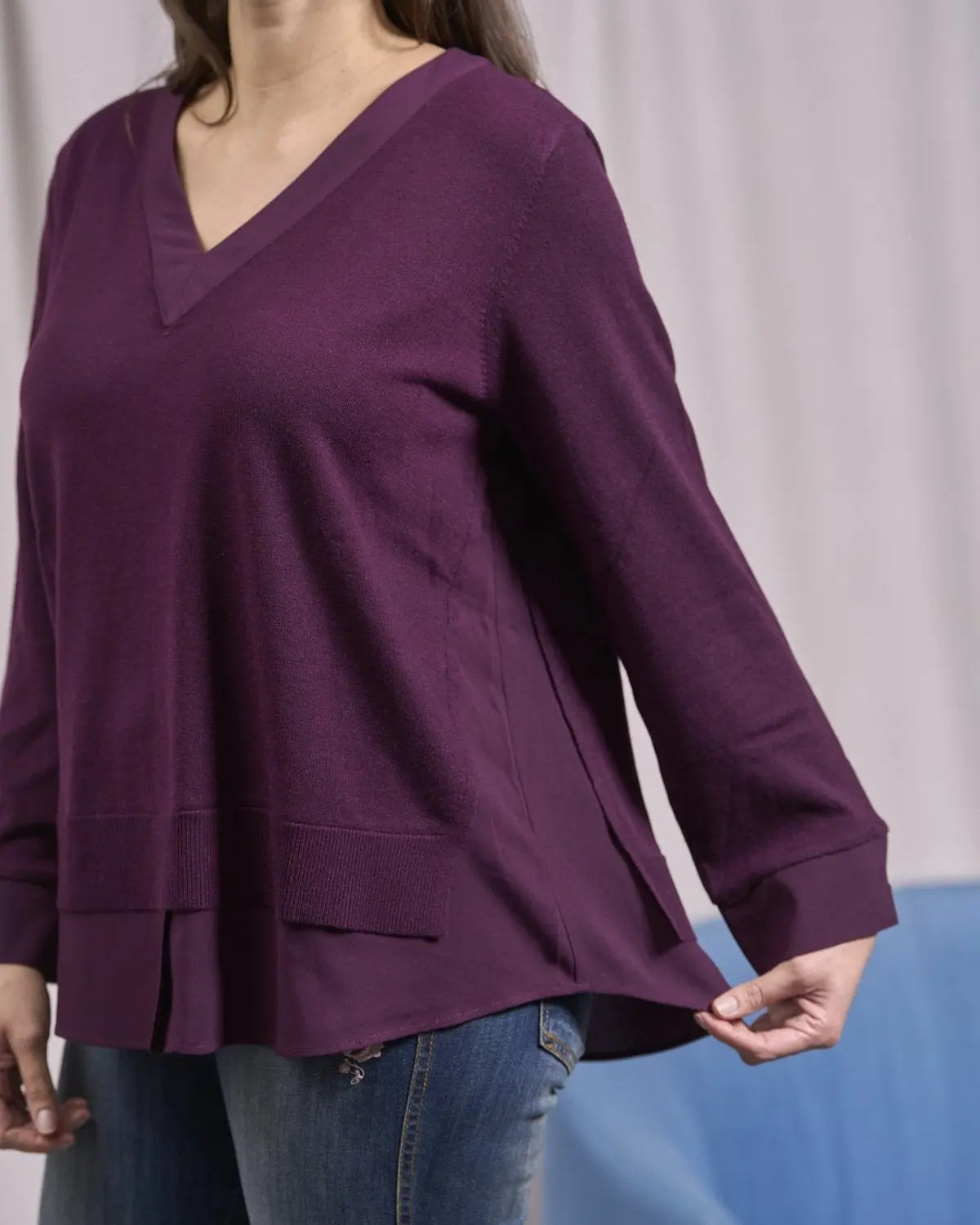 Maglia scollo a V con spacchi e inserti VINO IRONICA