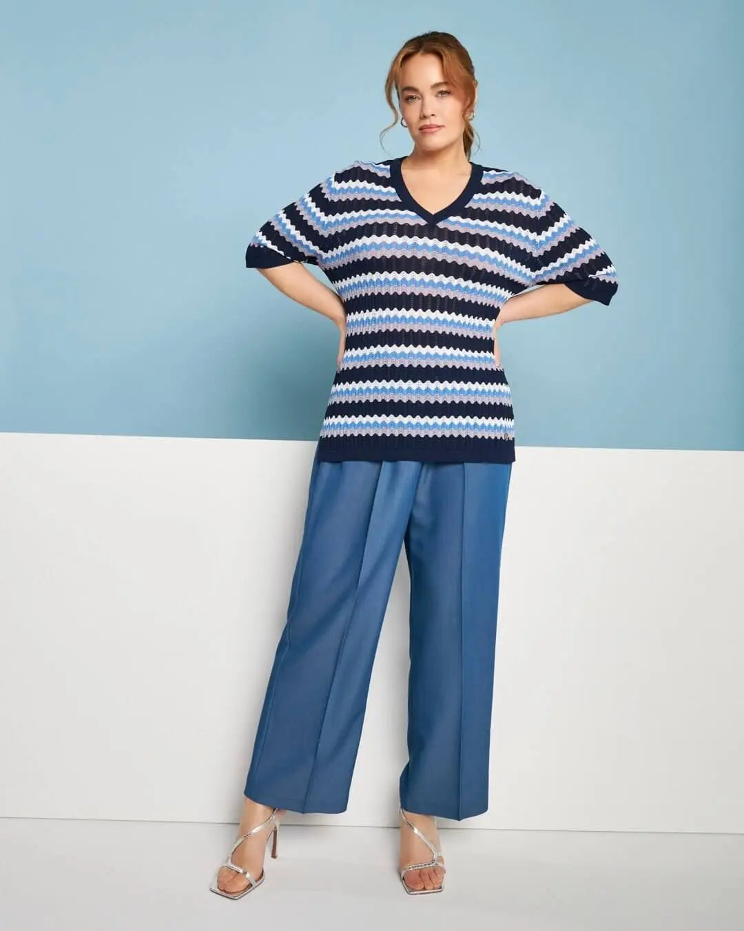 Maglia scollo a V in filato di misto viscosa traforata con motivo chevron BLUE NAVY DORABELLA PIU'