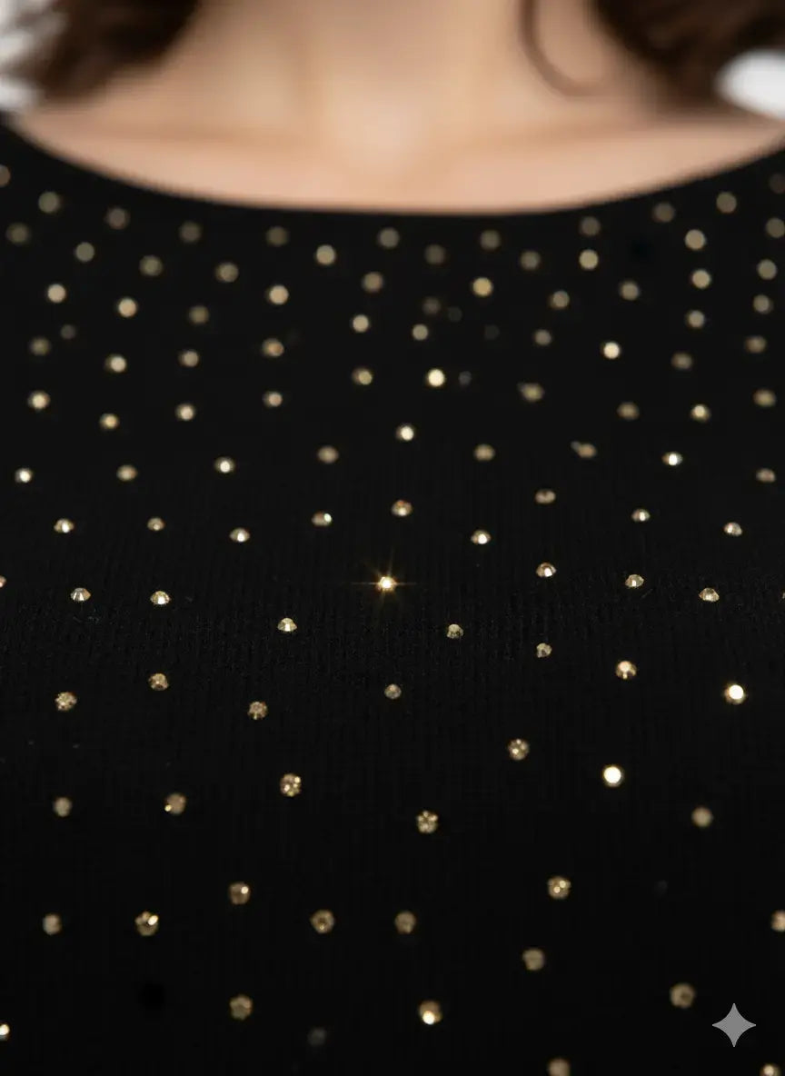 Maglia scollo madonna con applicazioni strass DORABELLA