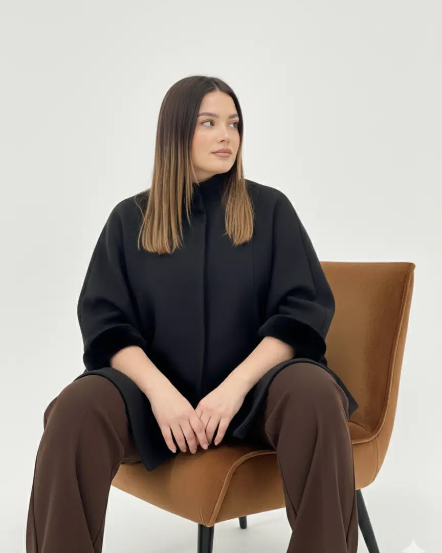 Mantella tinta unita con inserti di pelliccia DORABELLA