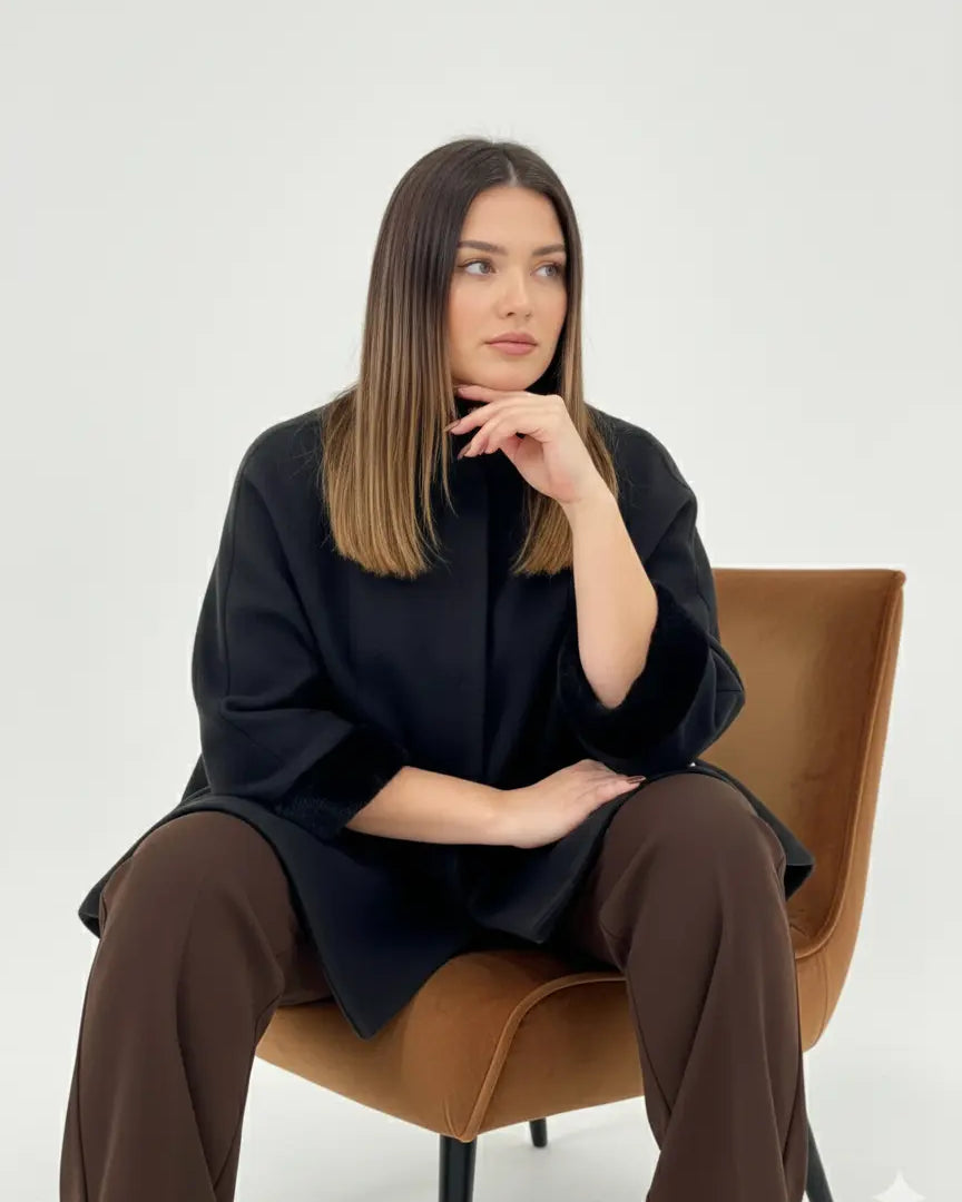 Mantella tinta unita con inserti di pelliccia DORABELLA