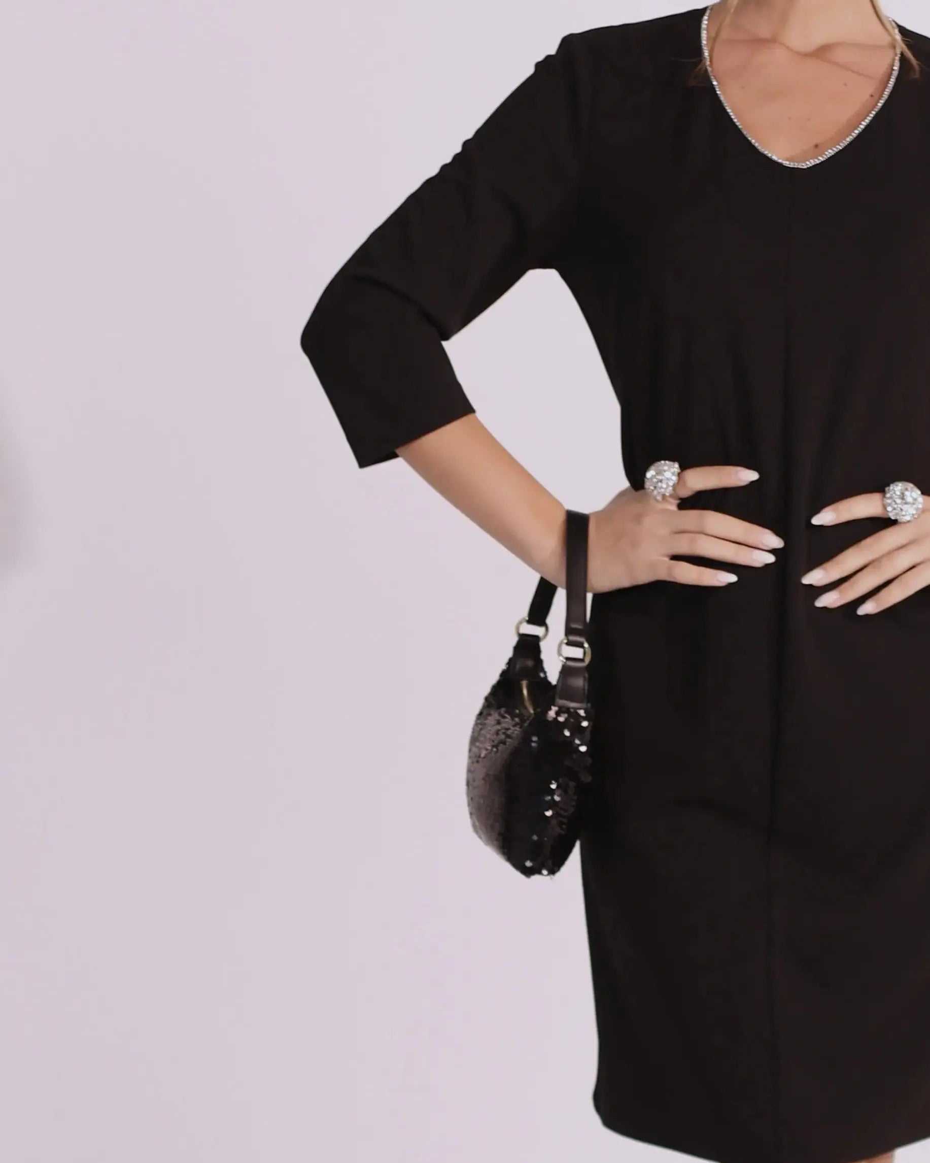 Abito scollo a "V" con ricamo di strass DORABELLA