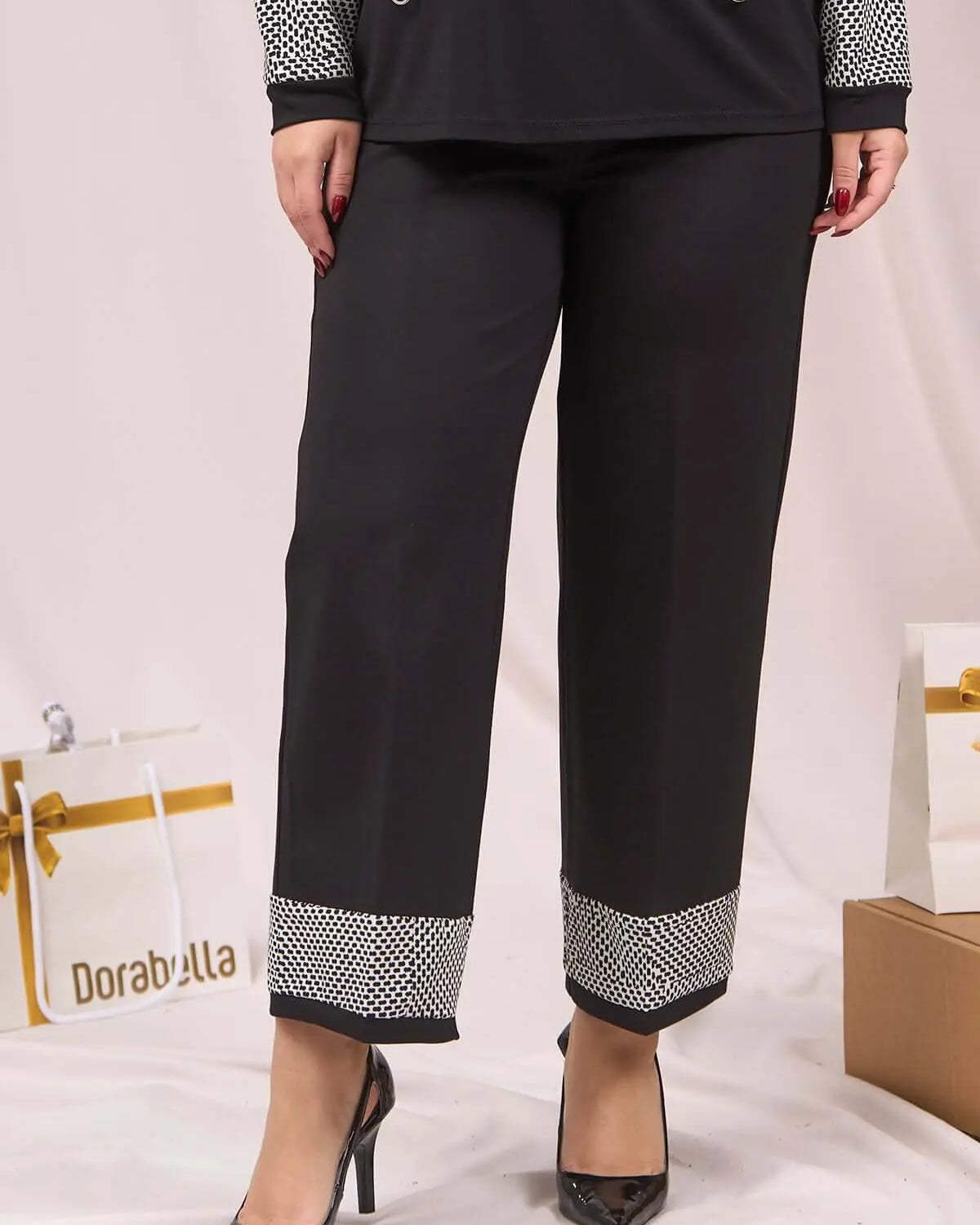 PANTALONE TINTA UNITA CON FONDO FANTASIA NERO DORABELLA