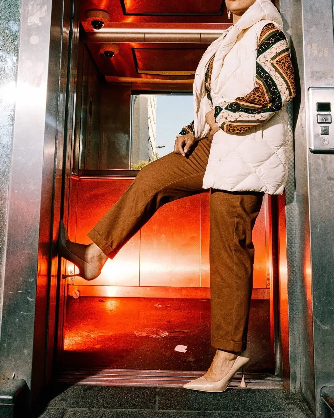 Pantalone a gamba dritta con risvolto sul fondo TABACCO DORABELLA XXL