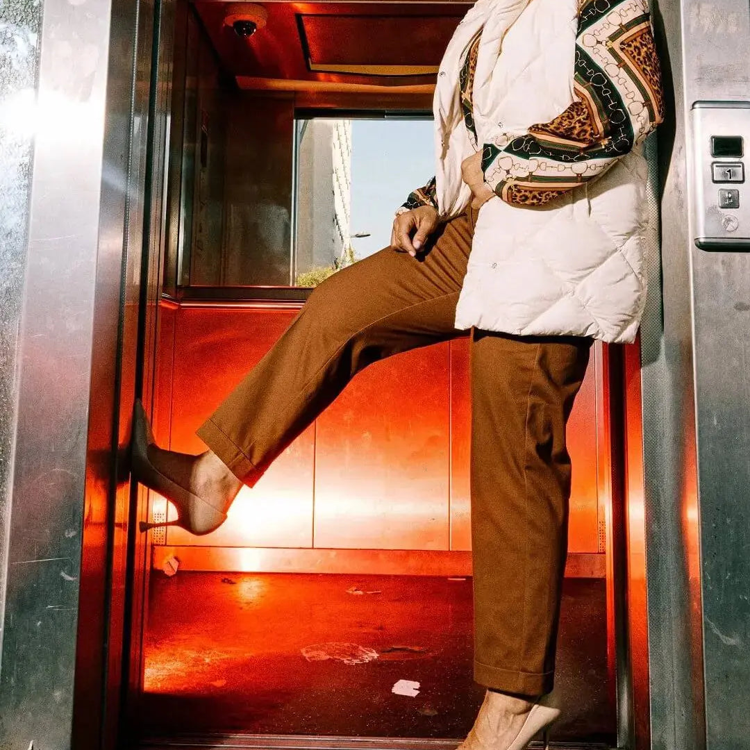 Pantalone a gamba dritta con risvolto sul fondo TABACCO DORABELLA XXL