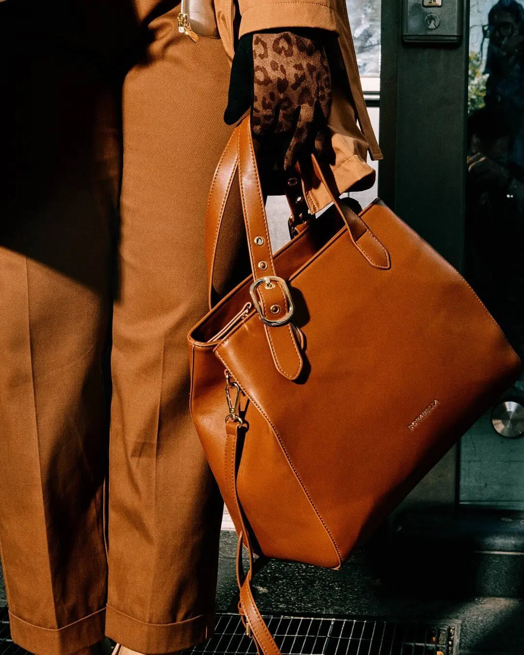 Pantalone a gamba dritta con risvolto sul fondo TABACCO DORABELLA