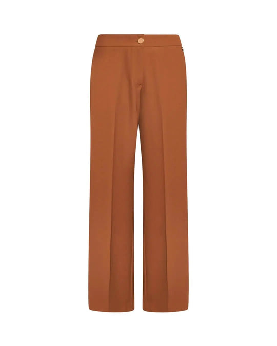 Pantalone a gamba dritta in crêpe elasticizzato tinta unita con bottone metallico. NOCE DORABELLA