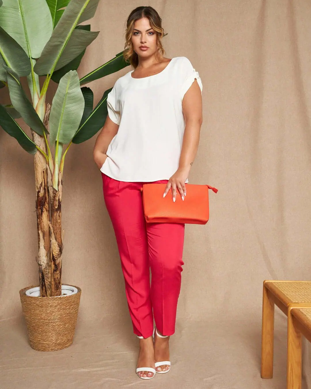 Pantalone a gamba dritta in twill di viscosa tinta unita con coulisse in vita. FRAGOLA DORABELLA XXL